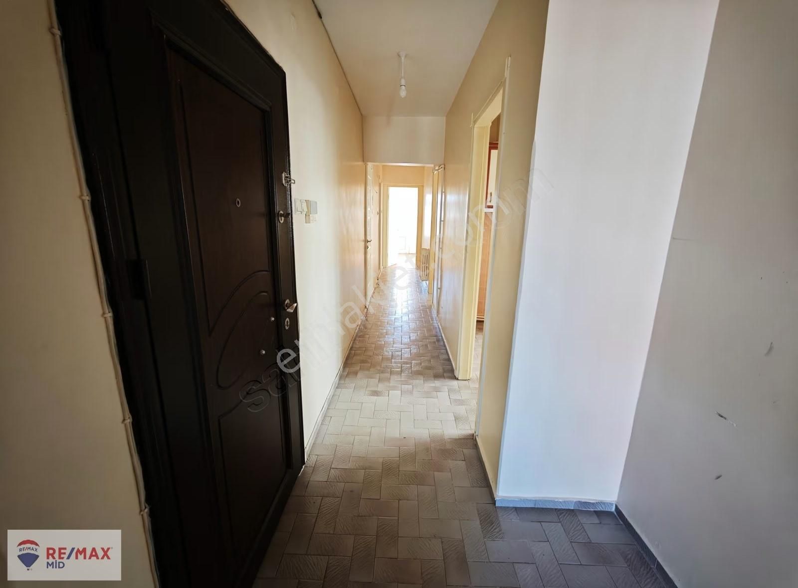 Remax Mıd - Gazi Bulvarında 3+1 Arakat Kiralık Daire - Görsel 6