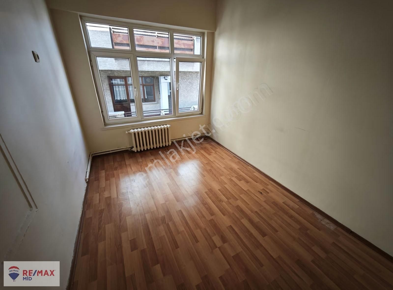 Remax Mıd - Gazi Bulvarında 3+1 Arakat Kiralık Daire - Görsel 10