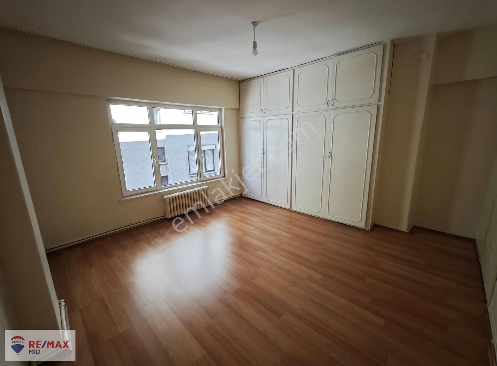 Remax Mıd - Gazi Bulvarında 3+1 Arakat Kiralık Daire - Görsel 16