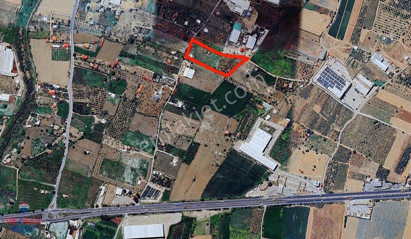 Kemalpaşa Armutlu'da Fabrikalar Bölgesinde Fırsat Arazi