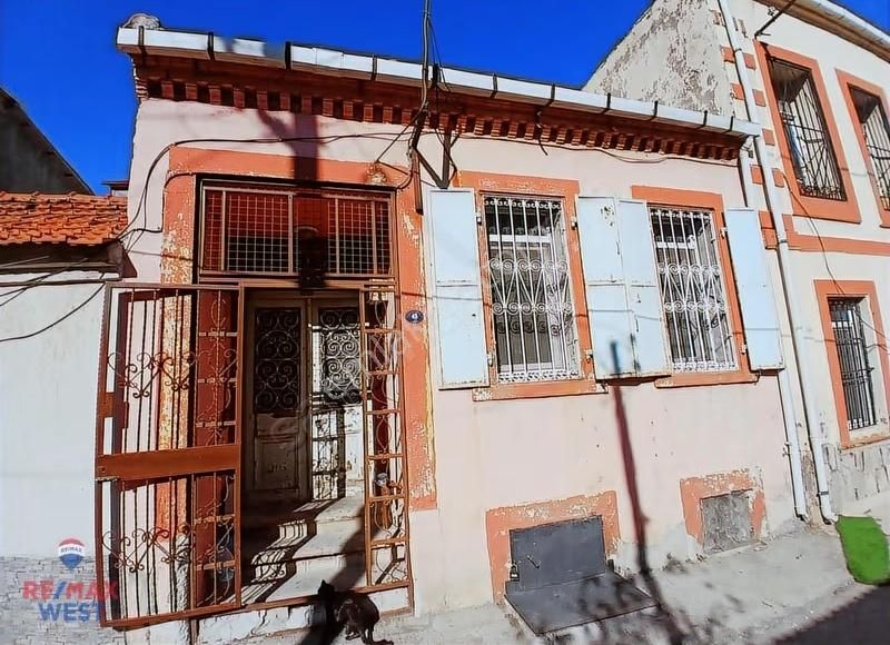 İzmir Konak Tatar Mahallesinde Müstakil Satılık Rumevi
