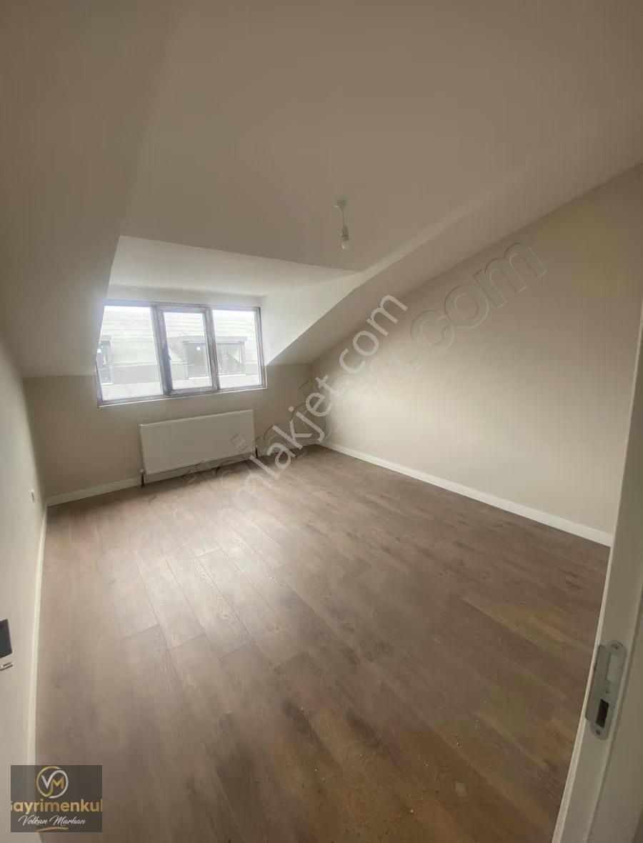 Çengelköy Bahçelievlerde Güvenlikli Sitede Geniş 5+2 Dubleks - Görsel 24