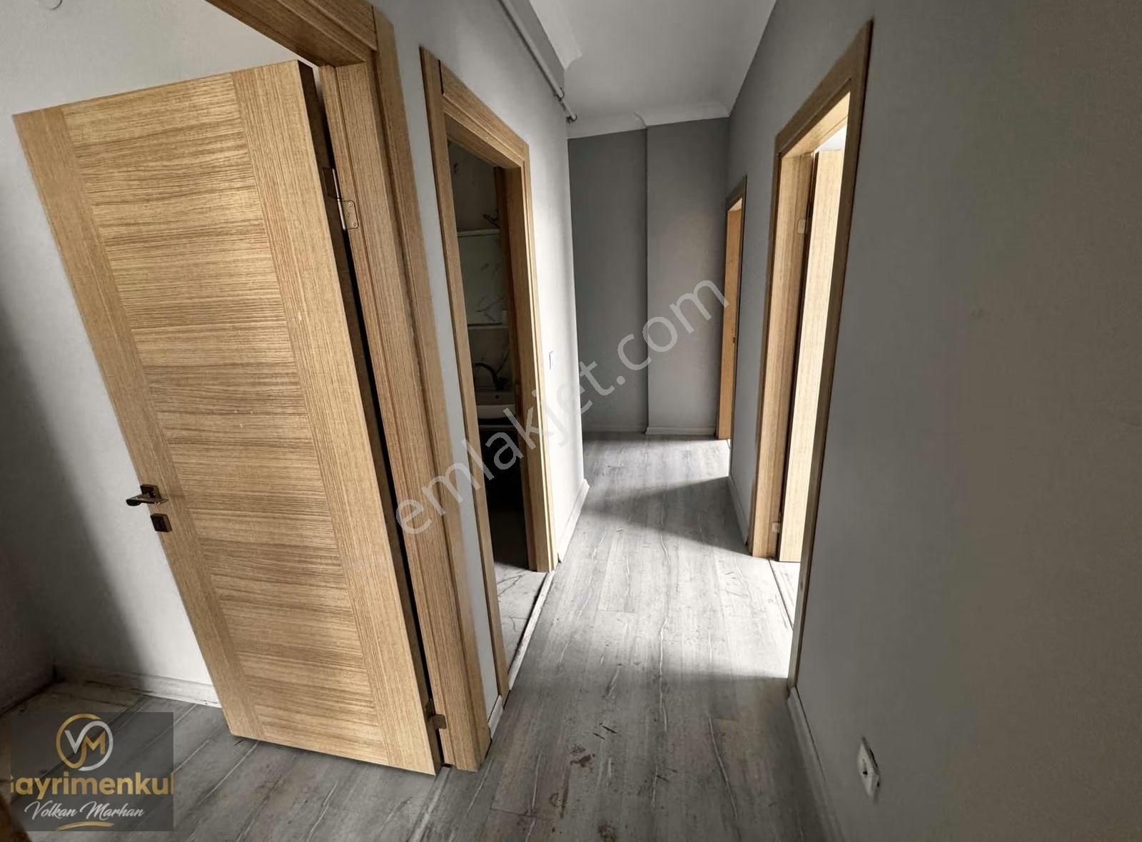 Pendik Kurtköy Merkezi Konumda 2+1 Ara Kat Satılık Daire - Görsel 8