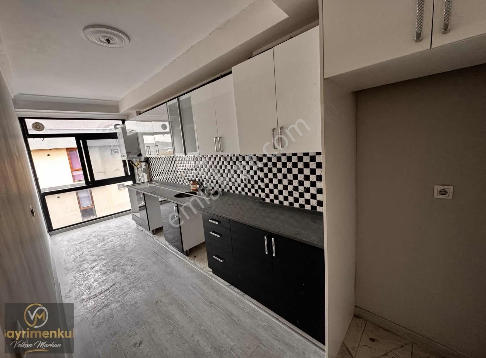 Pendik Kurtköy Merkezi Konumda 2+1 Ara Kat Satılık Daire - Görsel 7