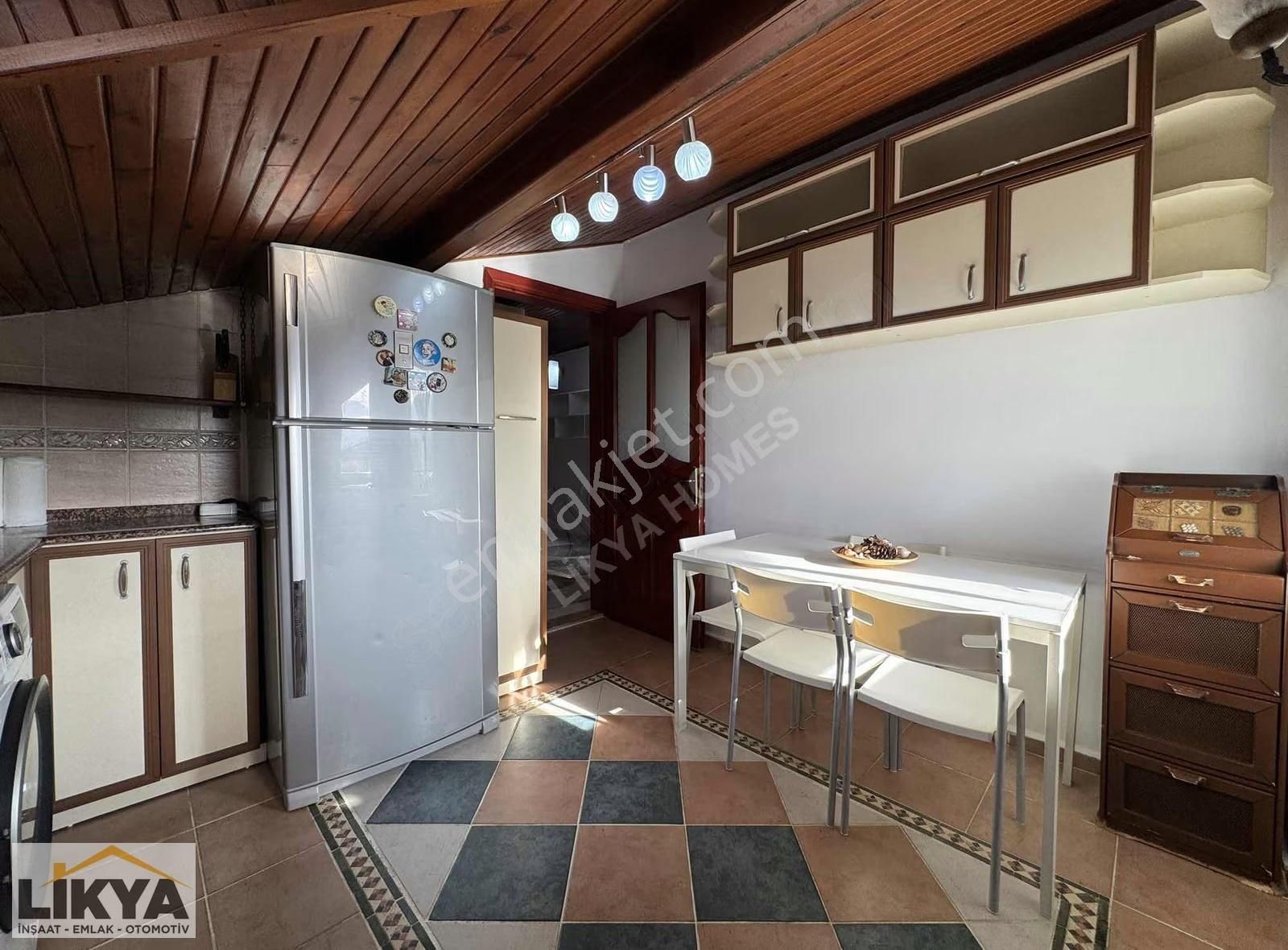 Merkezi Konumda Geniş M2 3+1 Eşyalı Kiralık Daire - Görsel 22