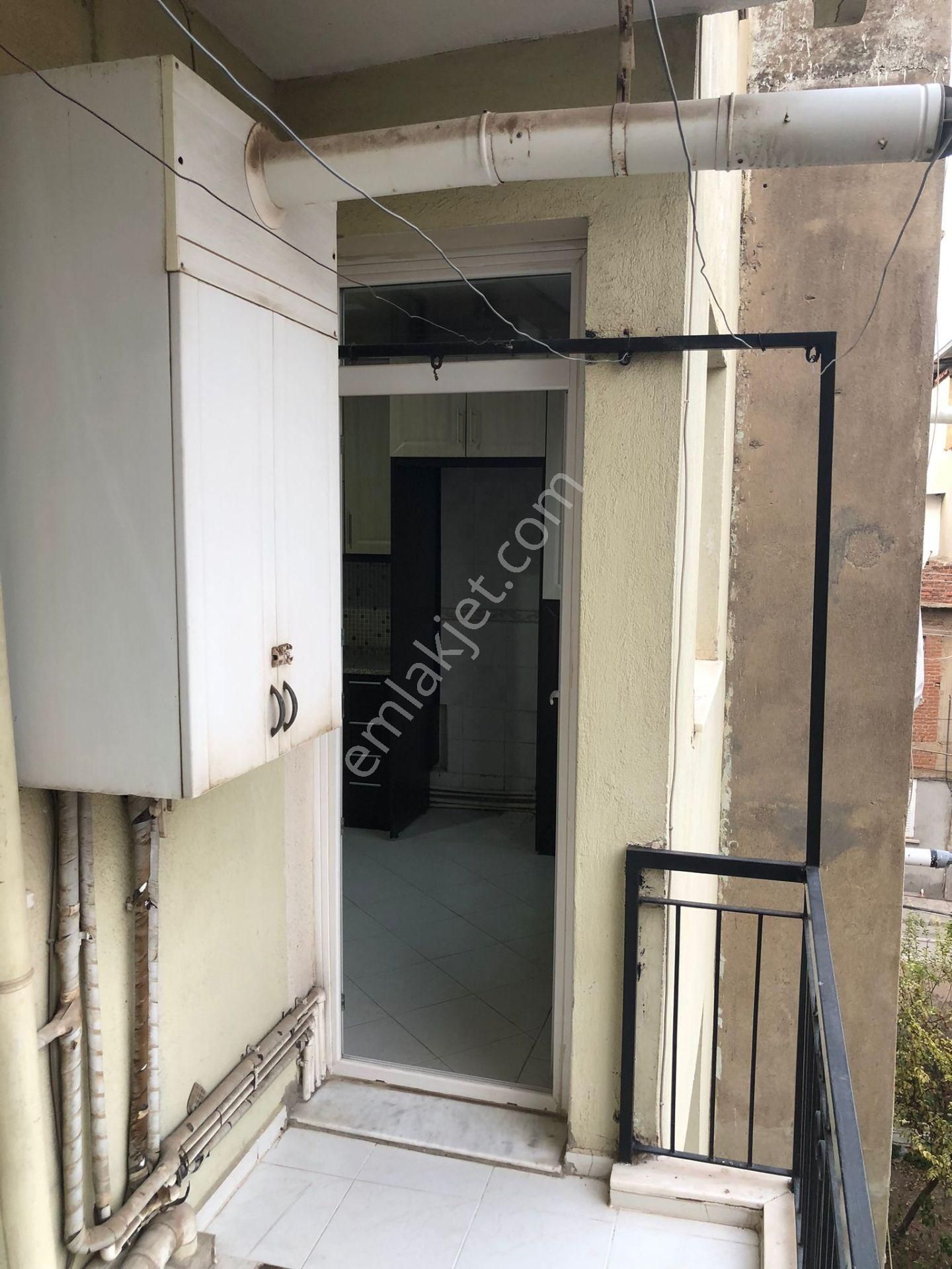 Merkezi Konumda Kiralık 2+1 Doğalgazlı Ara Kat Daire - Görsel 6