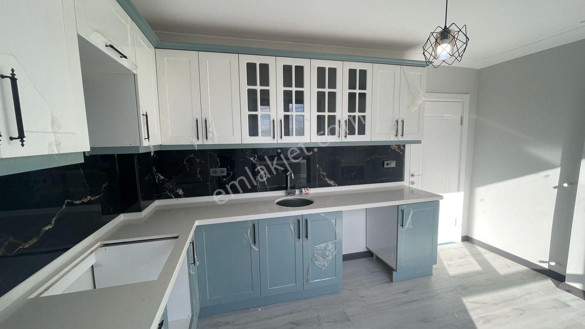 Yeniçiftlikte Denize 200 Metre Mesafede Ful Deniz Manzaralı 5+1 Müstakil Villa - Görsel 27