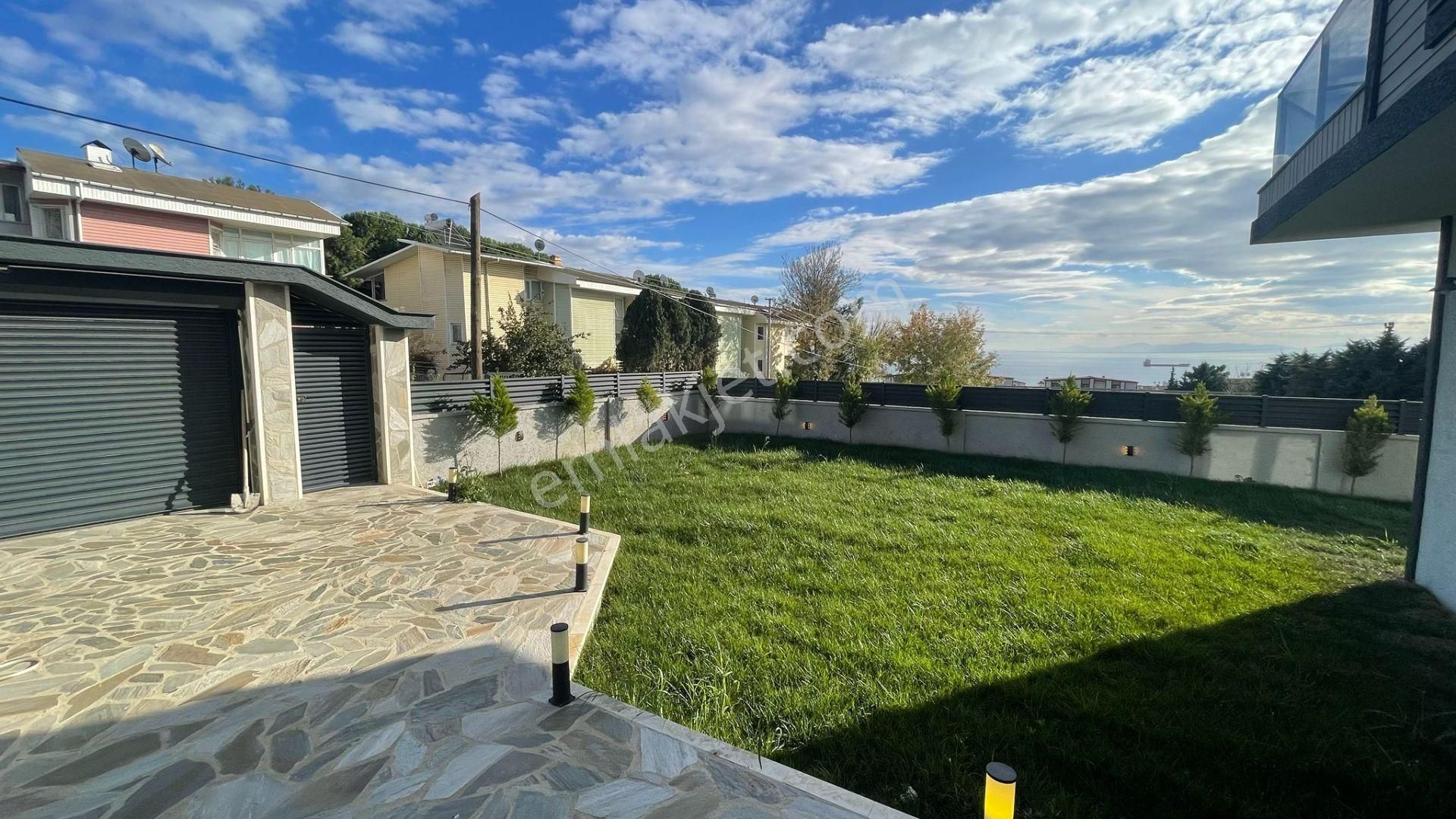 Yeniçiftlikte Denize 200 Metre Mesafede Ful Deniz Manzaralı 5+1 Müstakil Villa - Görsel 31