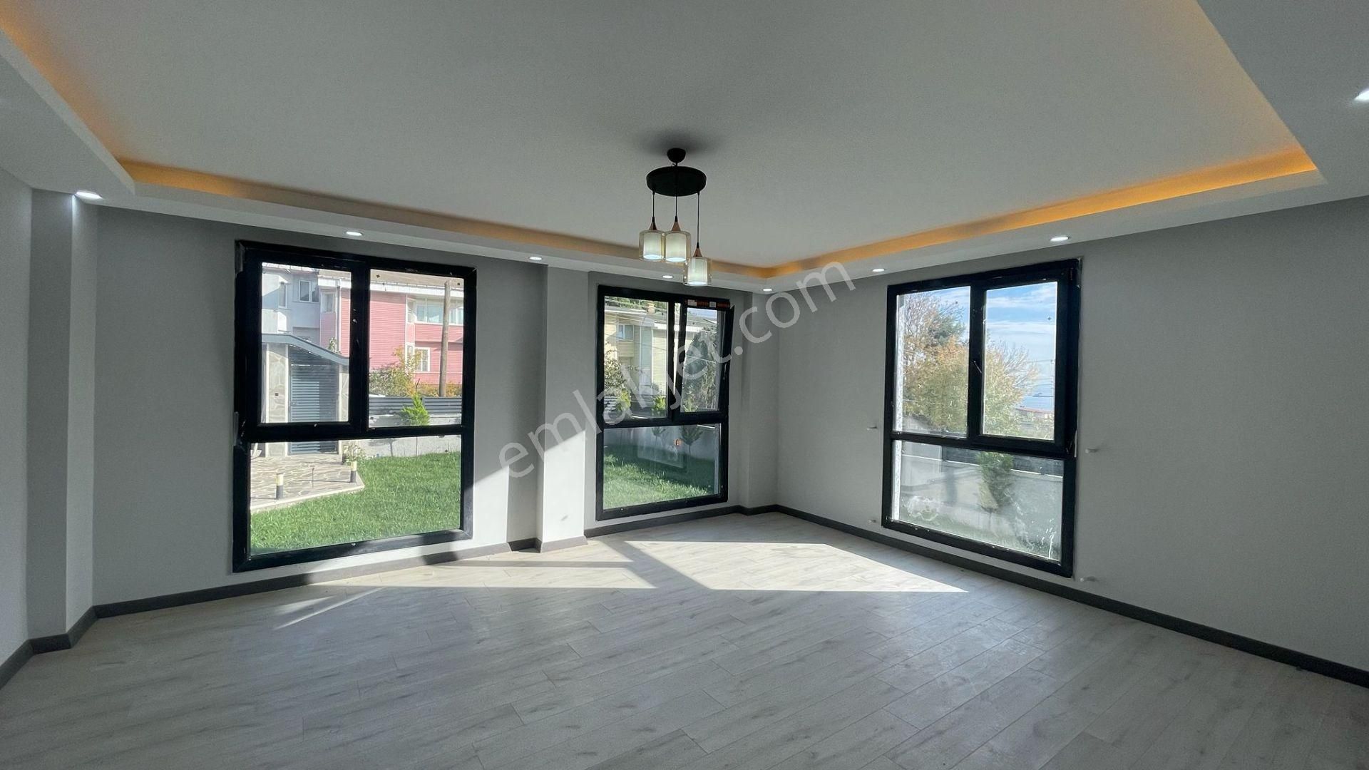 Yeniçiftlikte Denize 200 Metre Mesafede Ful Deniz Manzaralı 5+1 Müstakil Villa - Görsel 7