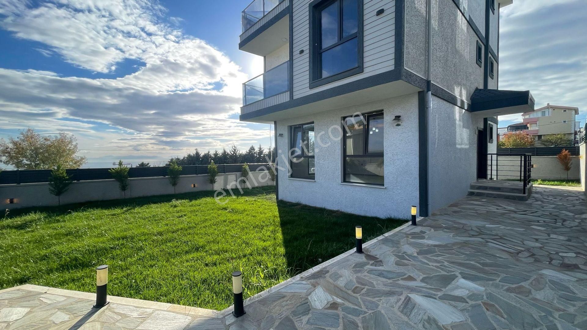 Yeniçiftlikte Denize 200 Metre Mesafede Ful Deniz Manzaralı 5+1 Müstakil Villa - Görsel 32