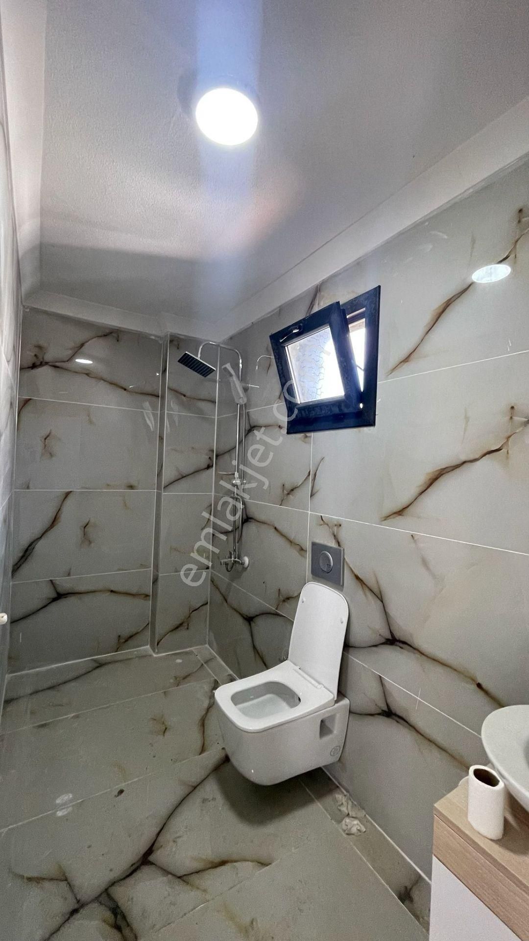 Yeniçiftlikte Denize 200 Metre Mesafede Ful Deniz Manzaralı 5+1 Müstakil Villa - Görsel 16