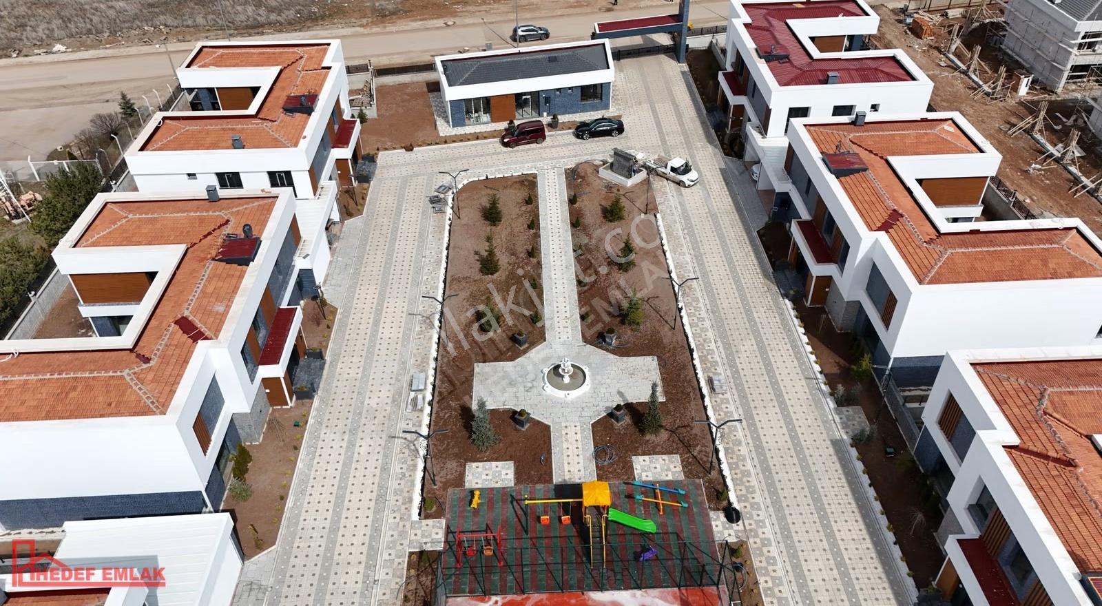Hedef Emlaktan Kardeşlerde Özel Tasarım Yüzme Havuzlu Ultra Lüx - Görsel 9