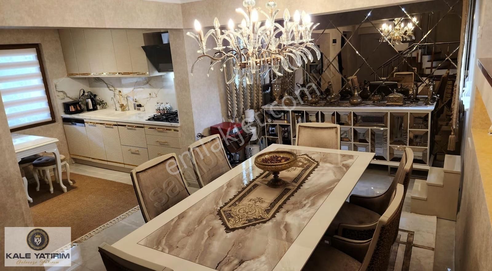 Akpınar Mahallesinde 6+1 230m² 4 Katlı Bahçeli İkiz Villa - Görsel 5