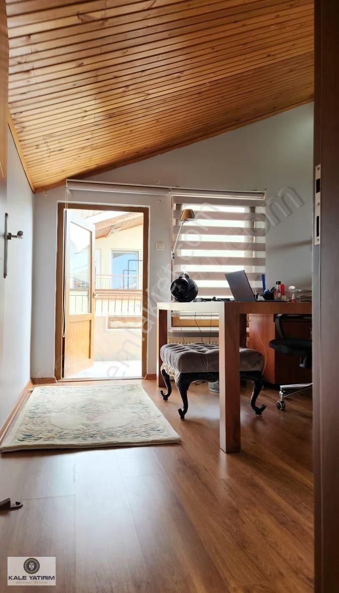 Akpınar Mahallesinde 6+1 230m² 4 Katlı Bahçeli İkiz Villa - Görsel 10