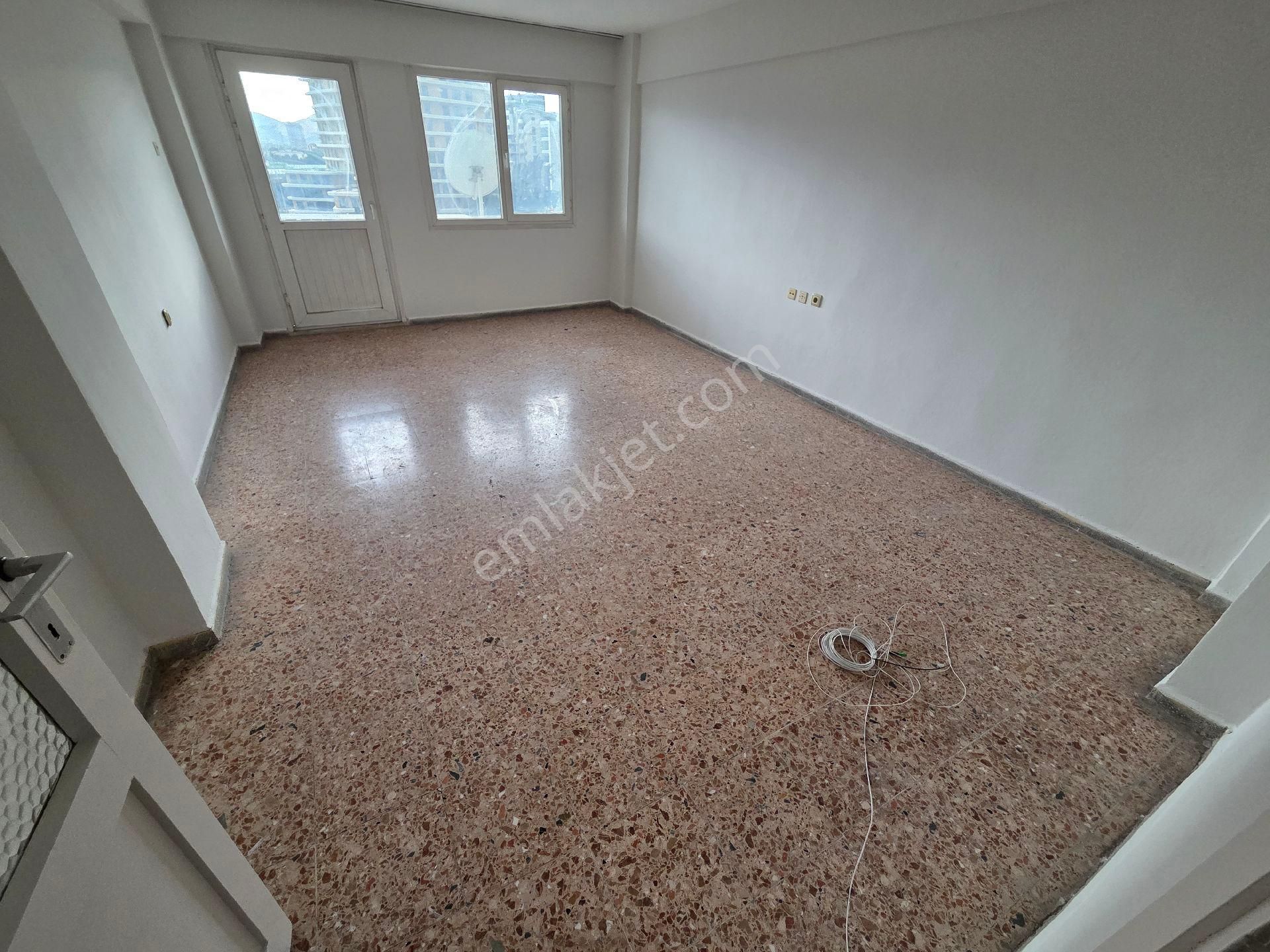 Bornova Merkez 3+1 Otoparklı Önü Açık Arakat - Görsel 4