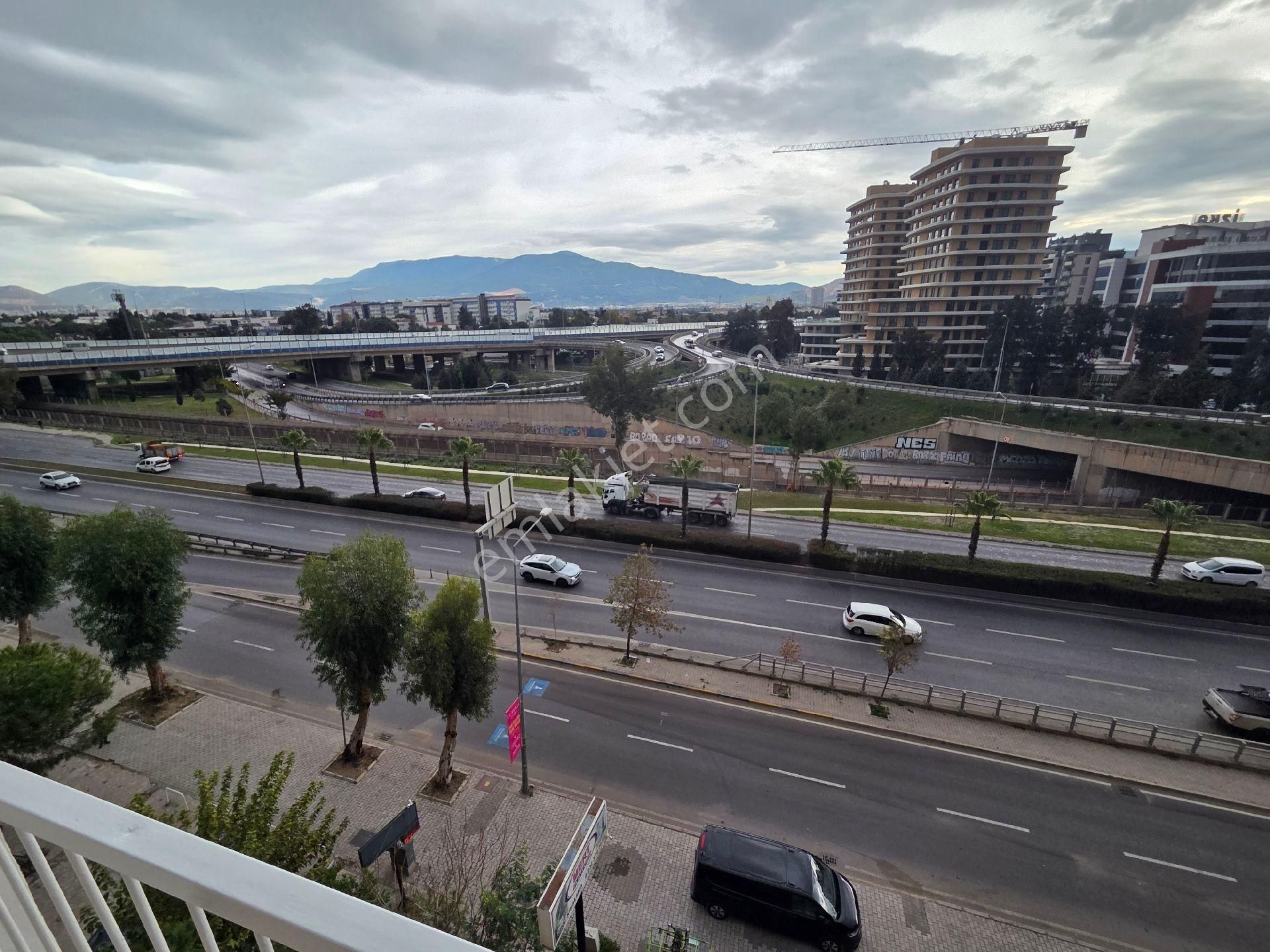 Bornova Merkez 3+1 Otoparklı Önü Açık Arakat - Görsel 11