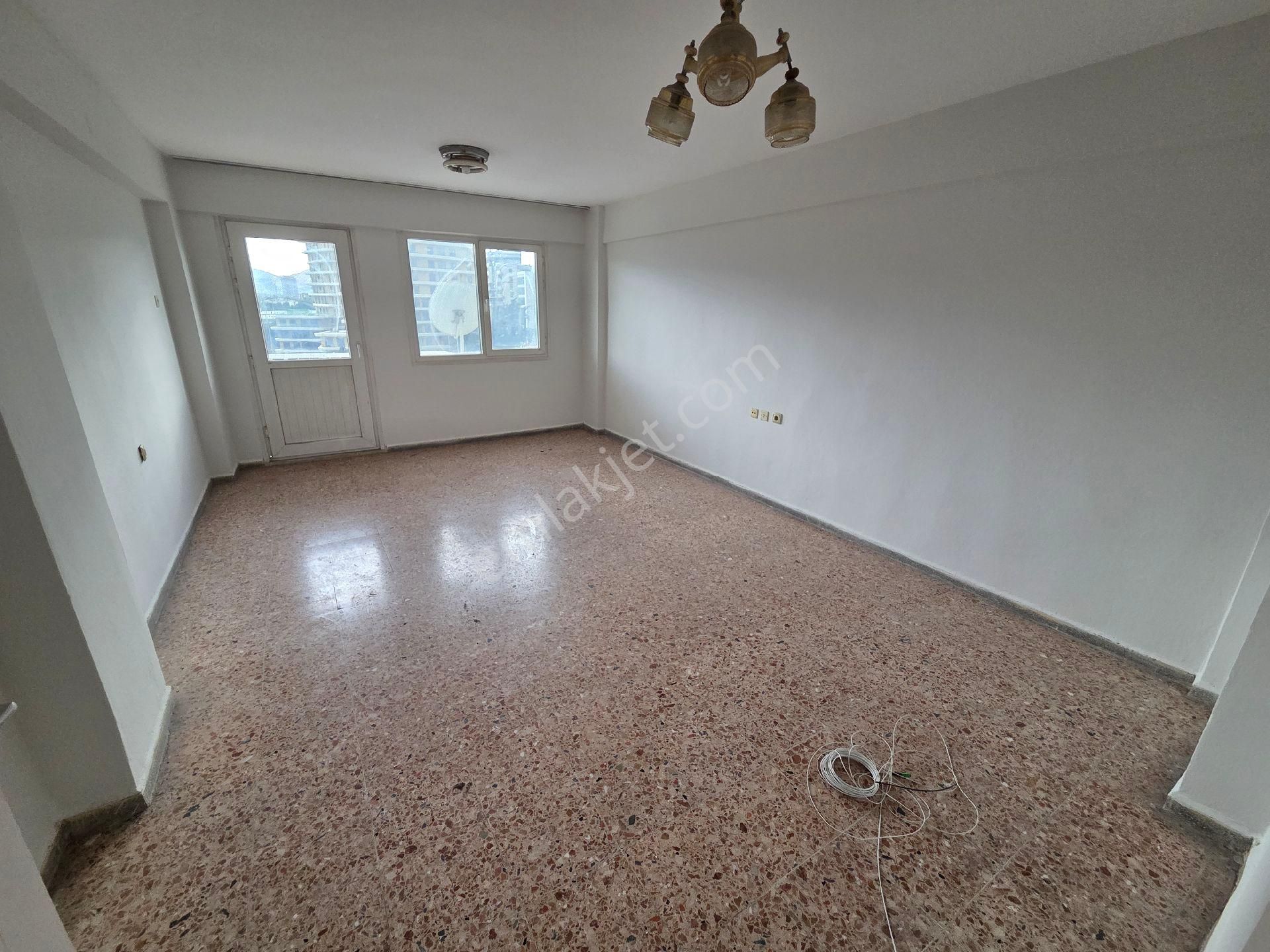 Bornova Merkez 3+1 Otoparklı Önü Açık Arakat - Görsel 5