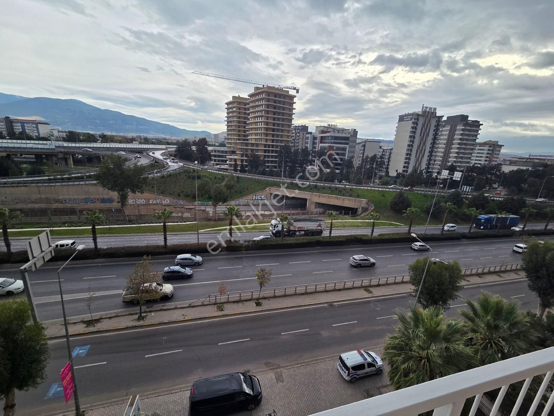 Bornova Merkez 3+1 Otoparklı Önü Açık Arakat - Görsel 10