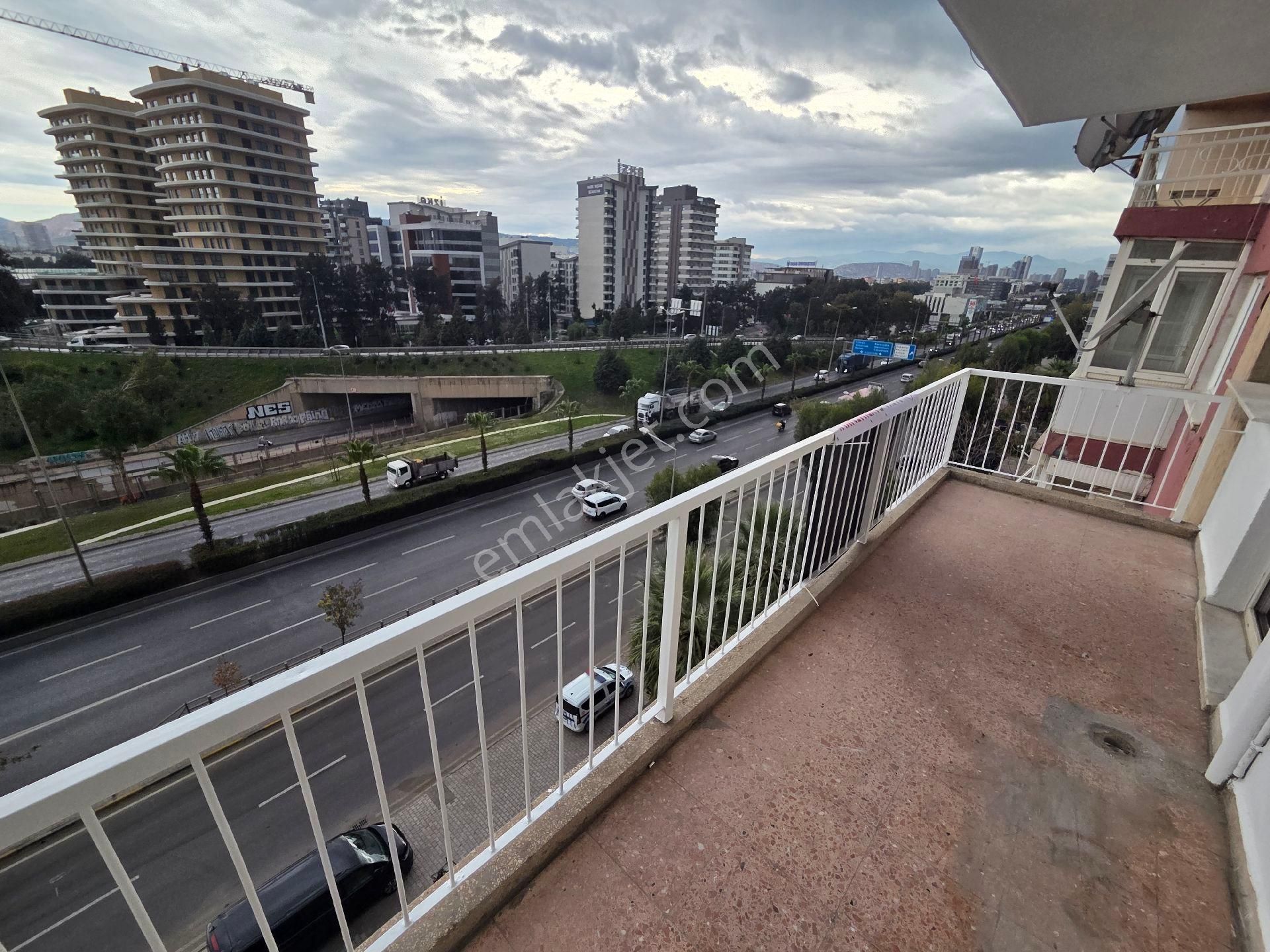 Bornova Merkez 3+1 Otoparklı Önü Açık Arakat - Görsel 9