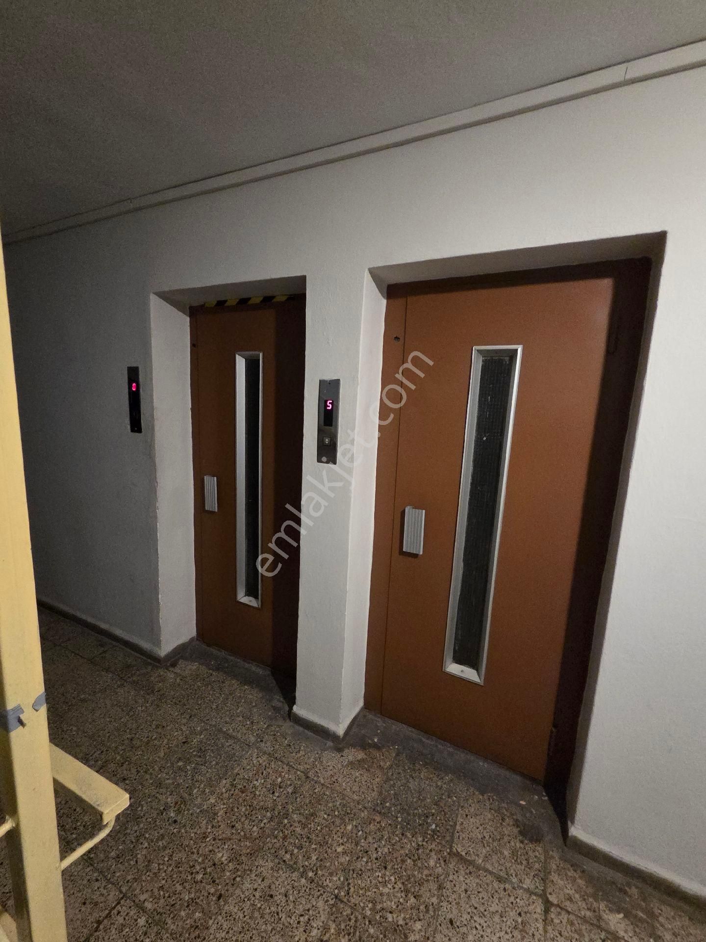 Bornova Merkez 3+1 Otoparklı Önü Açık Arakat - Görsel 3