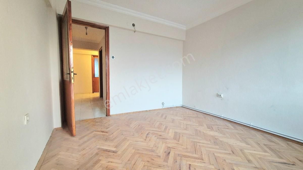 Turyptan Bornova Metro Karşısı Satılık 3+1 Tadilatlı - Görsel 17