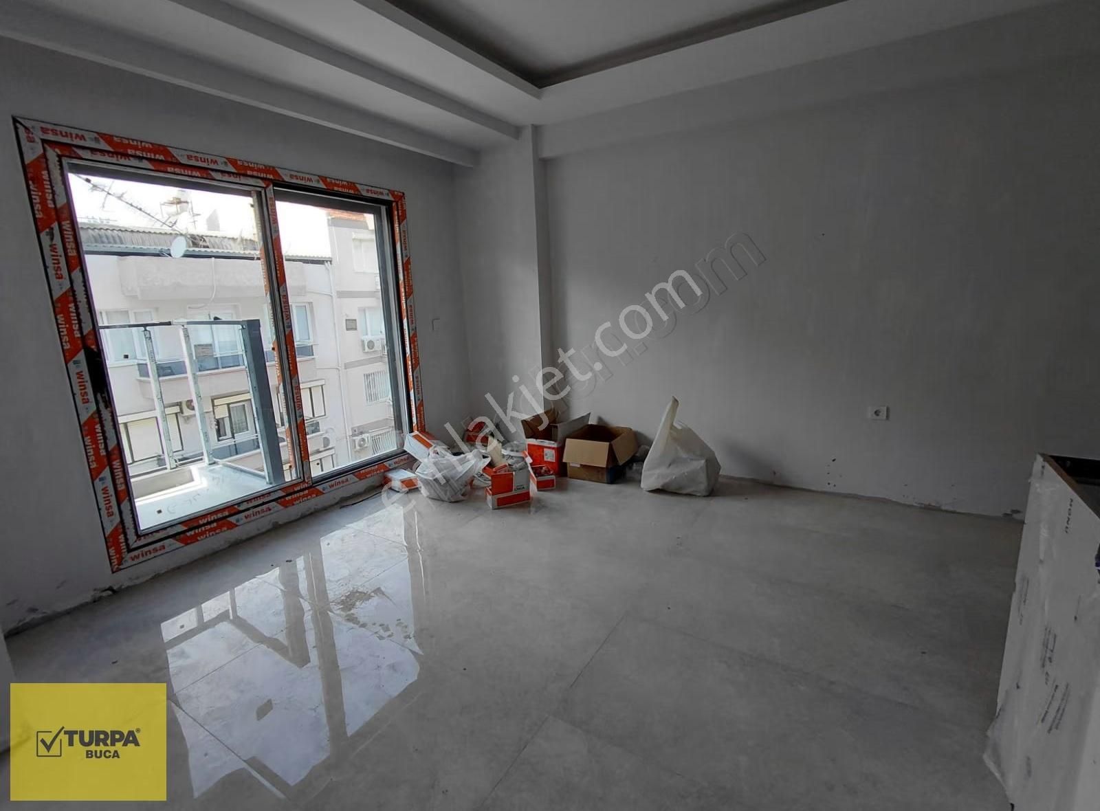 Turpa Buca'dan Satılık 2+1 Yerden Isıtmalı Arakat Balkonlu Daire - Görsel 15