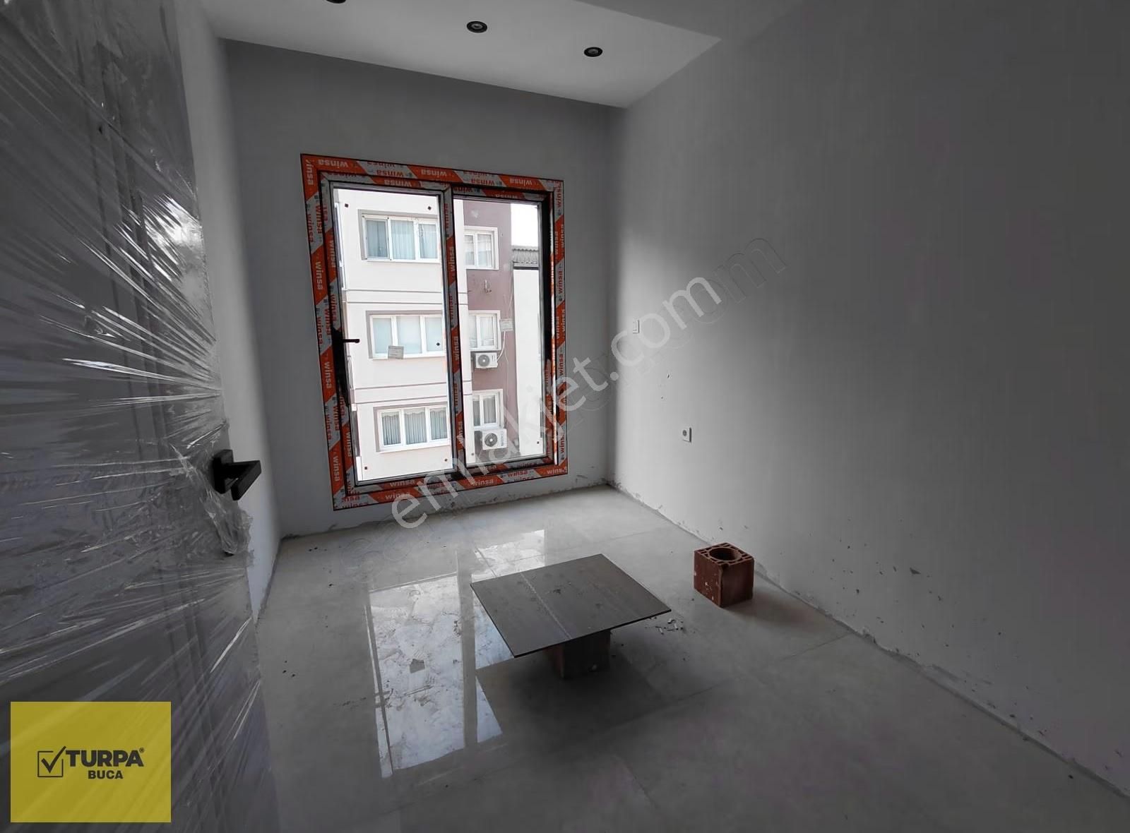 Turpa Buca'dan Satılık 2+1 Yerden Isıtmalı Arakat Balkonlu Daire - Görsel 21