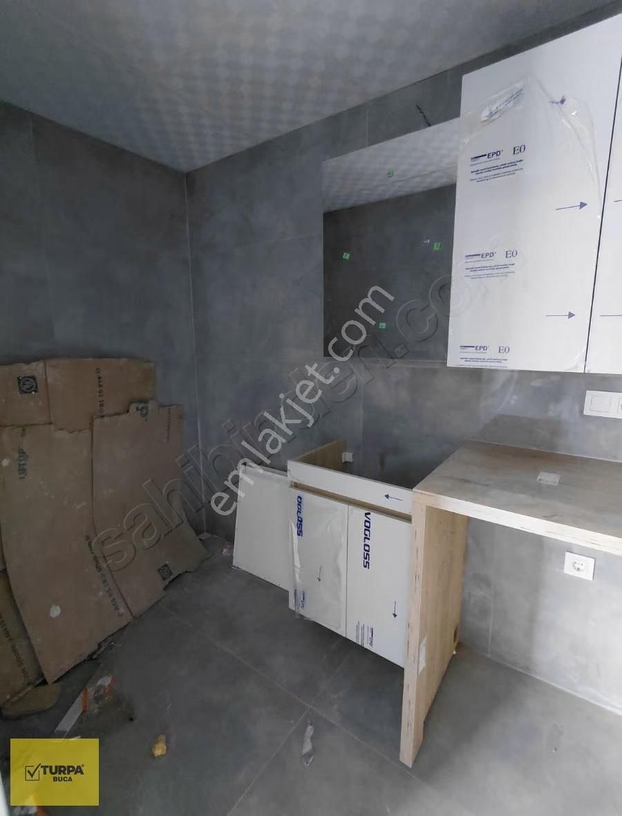 Turpa Buca'dan Satılık 2+1 Yerden Isıtmalı Arakat Balkonlu Daire - Görsel 18