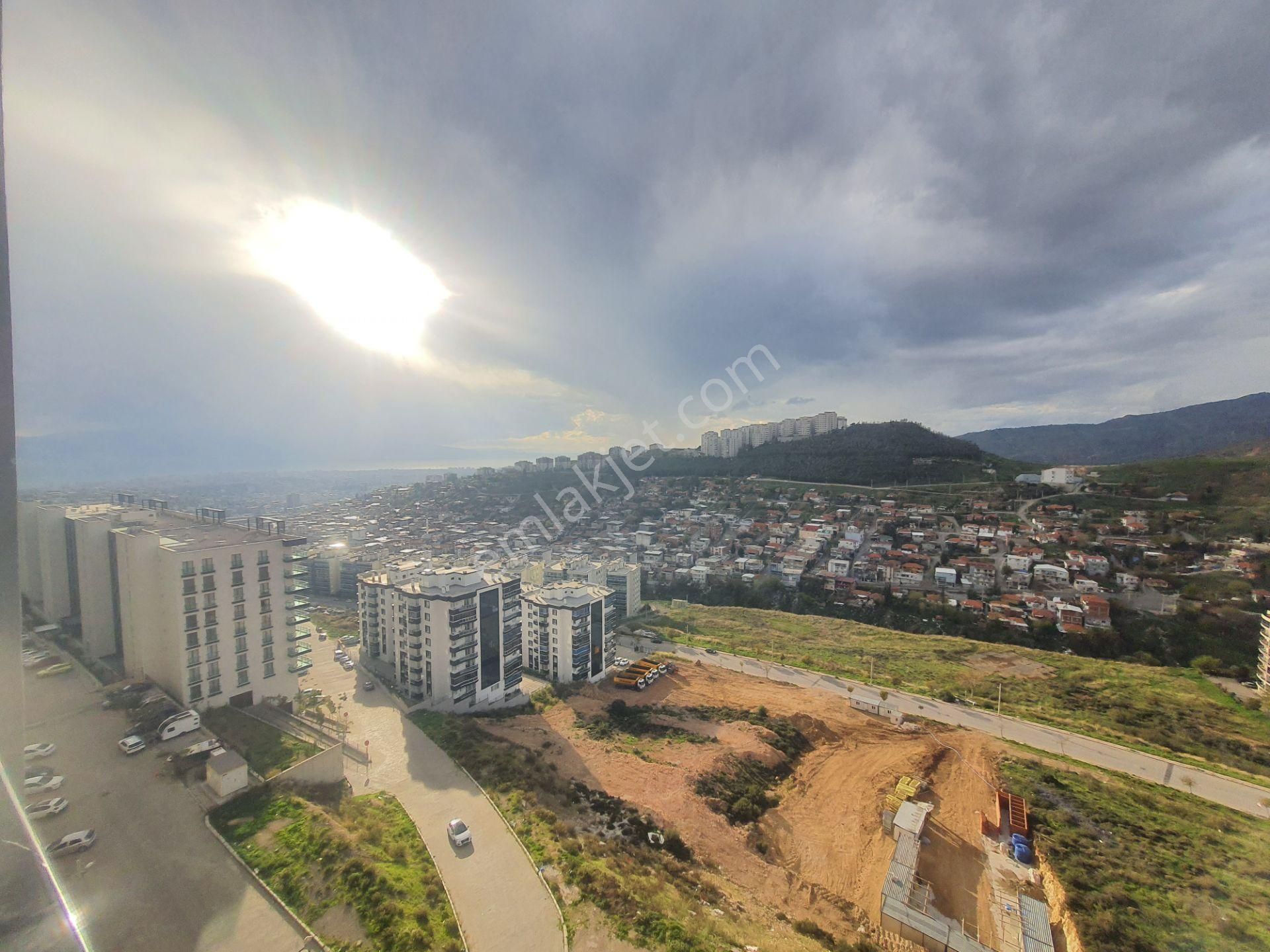 Bayraklı Dasif Vista Sitesinde Deniz Manzaralı 3+1 Kiralık Daire - Görsel 18