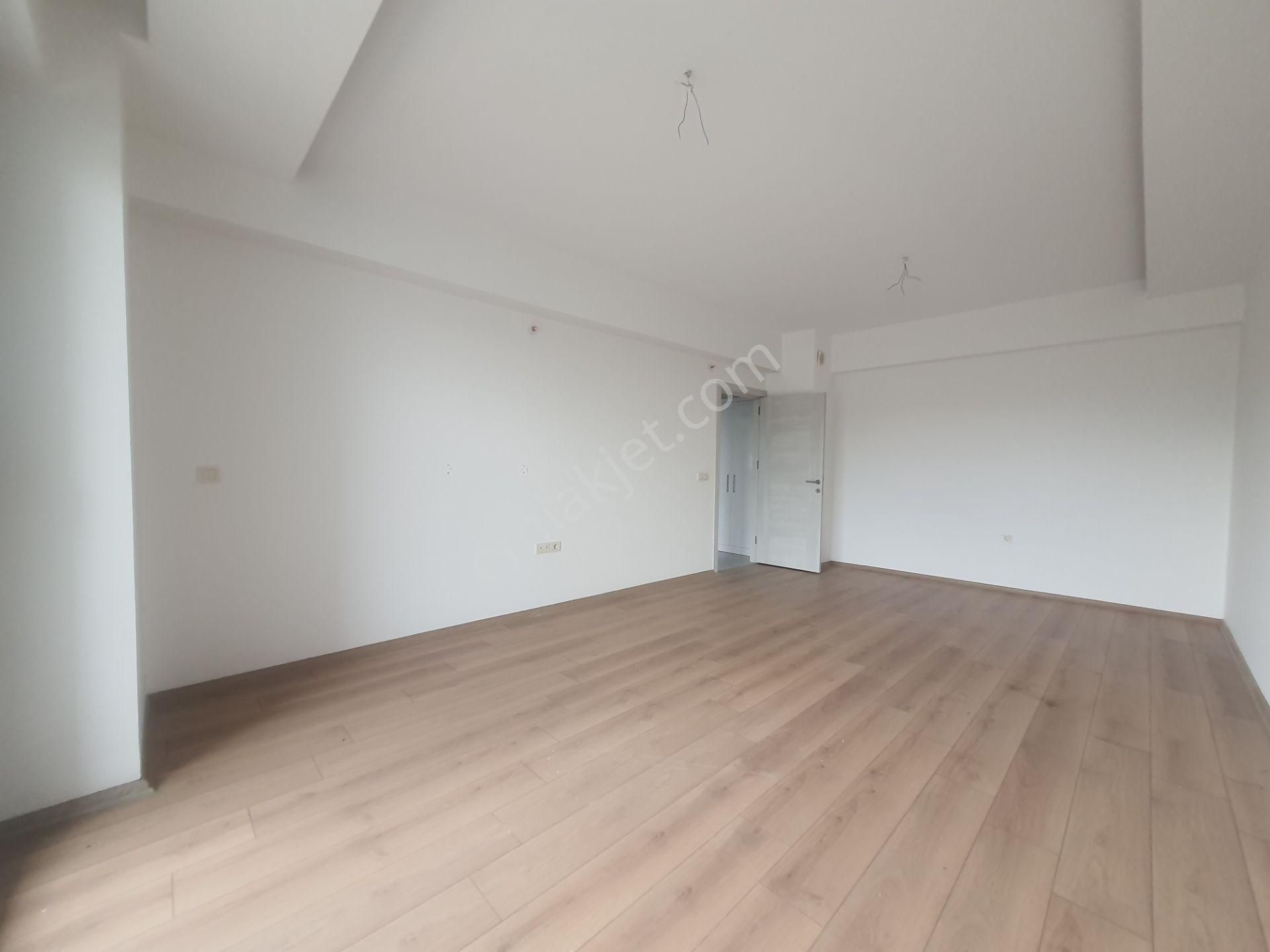 Bayraklı Dasif Vista Sitesinde Deniz Manzaralı 3+1 Kiralık Daire - Görsel 12