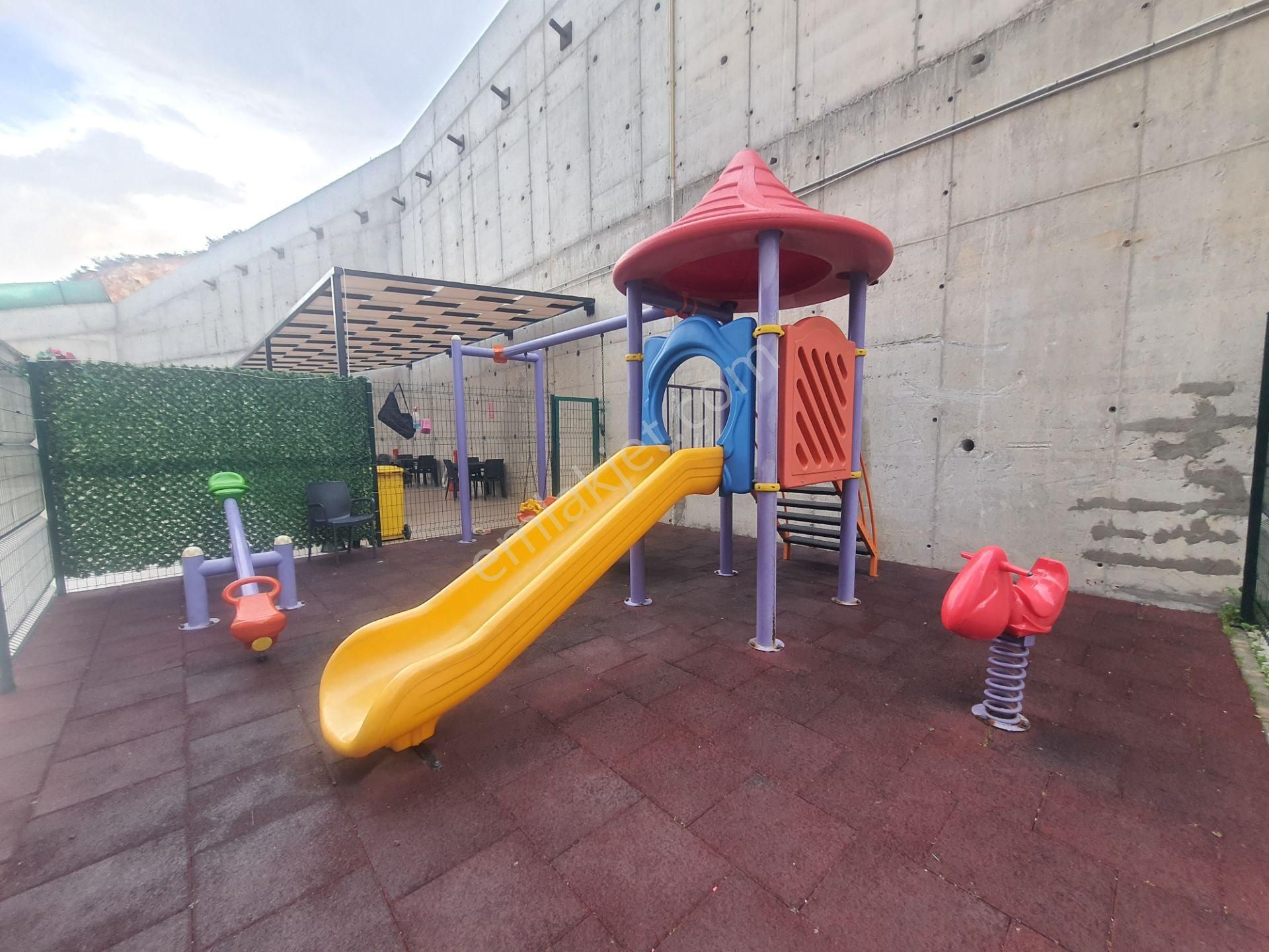 Bayraklı Dasif Vista Sitesinde Deniz Manzaralı 3+1 Kiralık Daire - Görsel 33