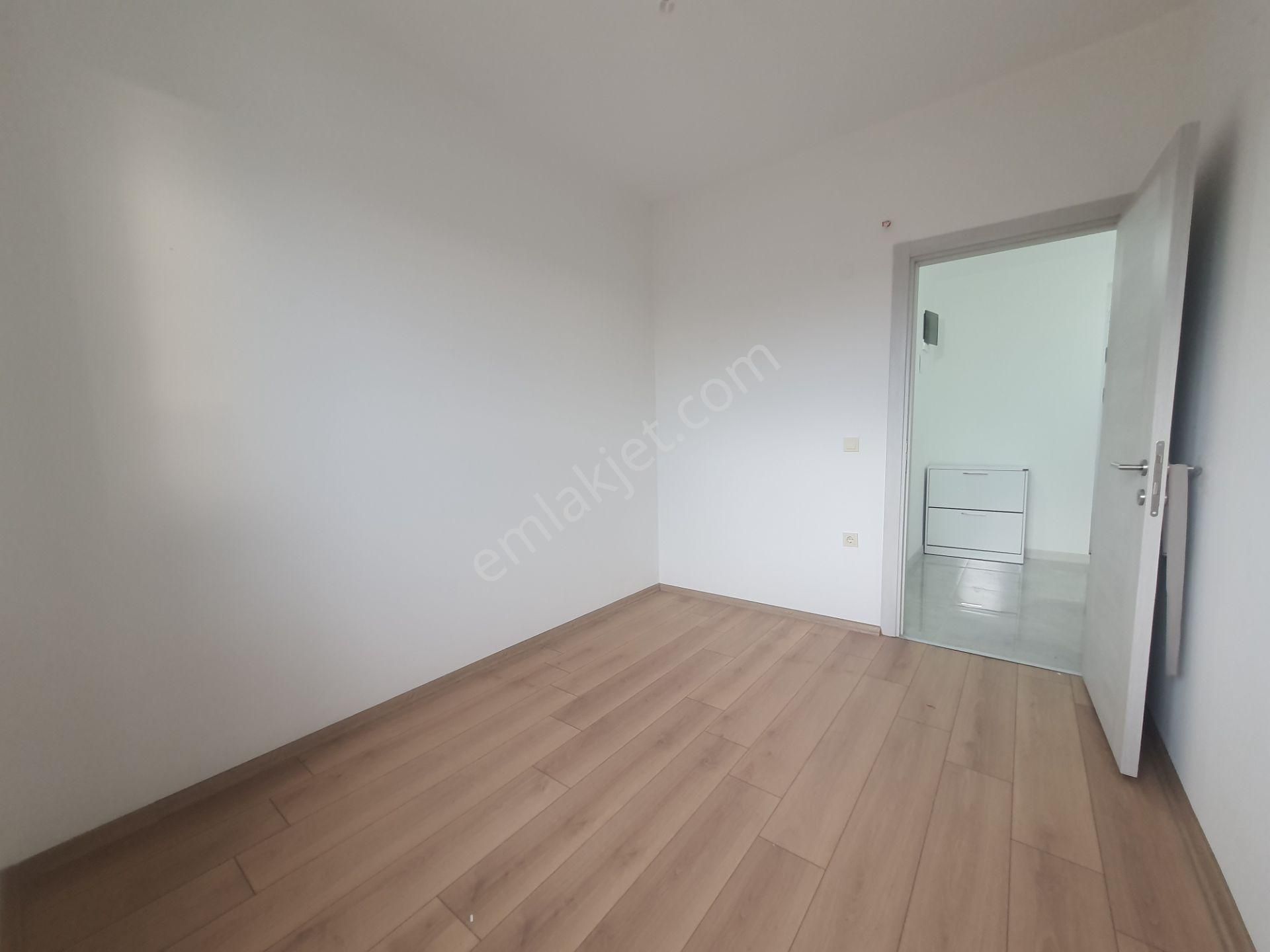 Bayraklı Dasif Vista Sitesinde Deniz Manzaralı 3+1 Kiralık Daire - Görsel 26