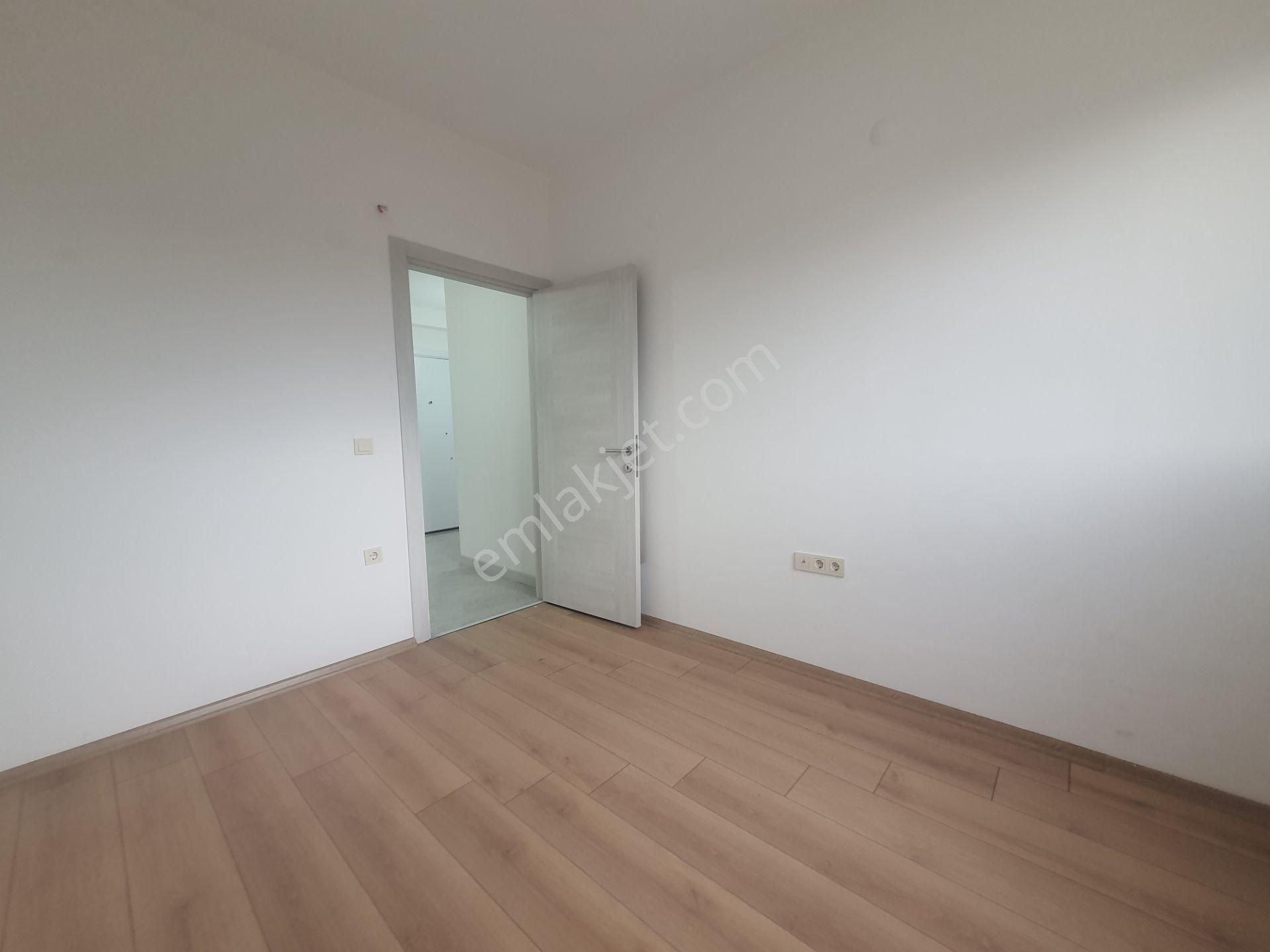 Bayraklı Dasif Vista Sitesinde Deniz Manzaralı 3+1 Kiralık Daire - Görsel 27