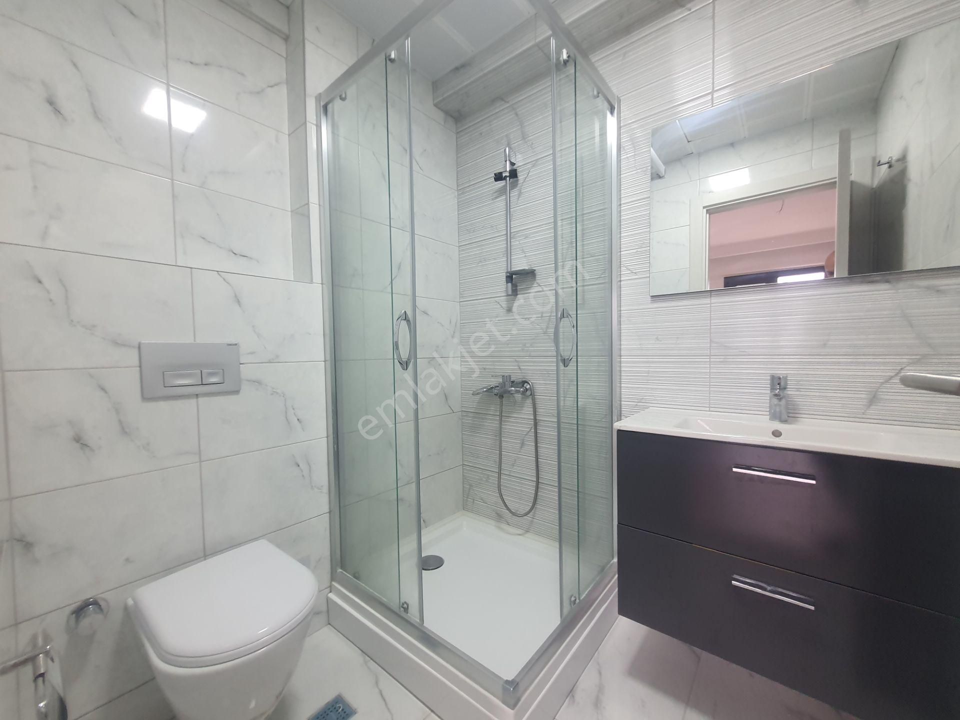 Bayraklı Dasif Vista Sitesinde Deniz Manzaralı 3+1 Kiralık Daire - Görsel 23