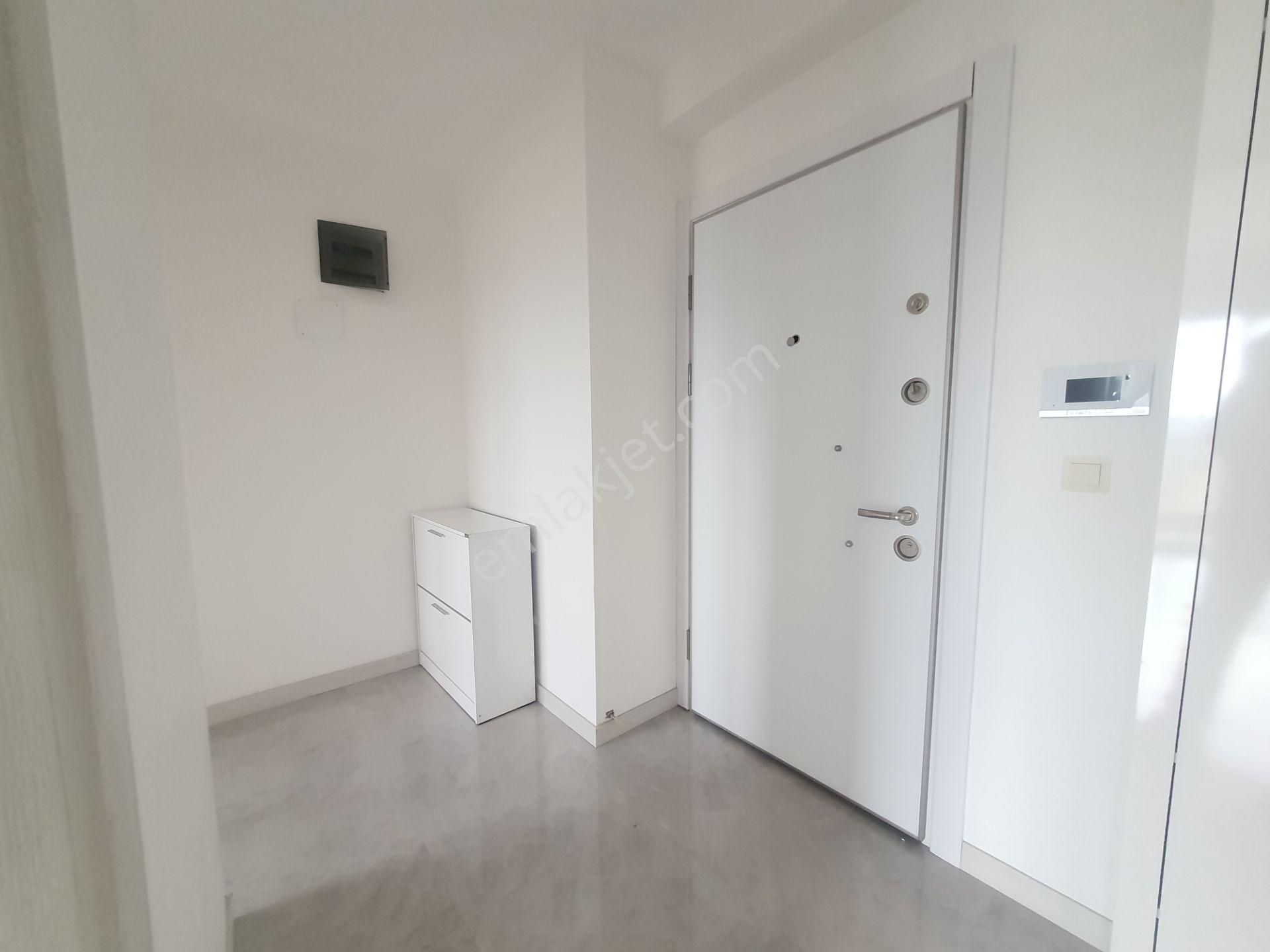 Bayraklı Dasif Vista Sitesinde Deniz Manzaralı 3+1 Kiralık Daire - Görsel 8