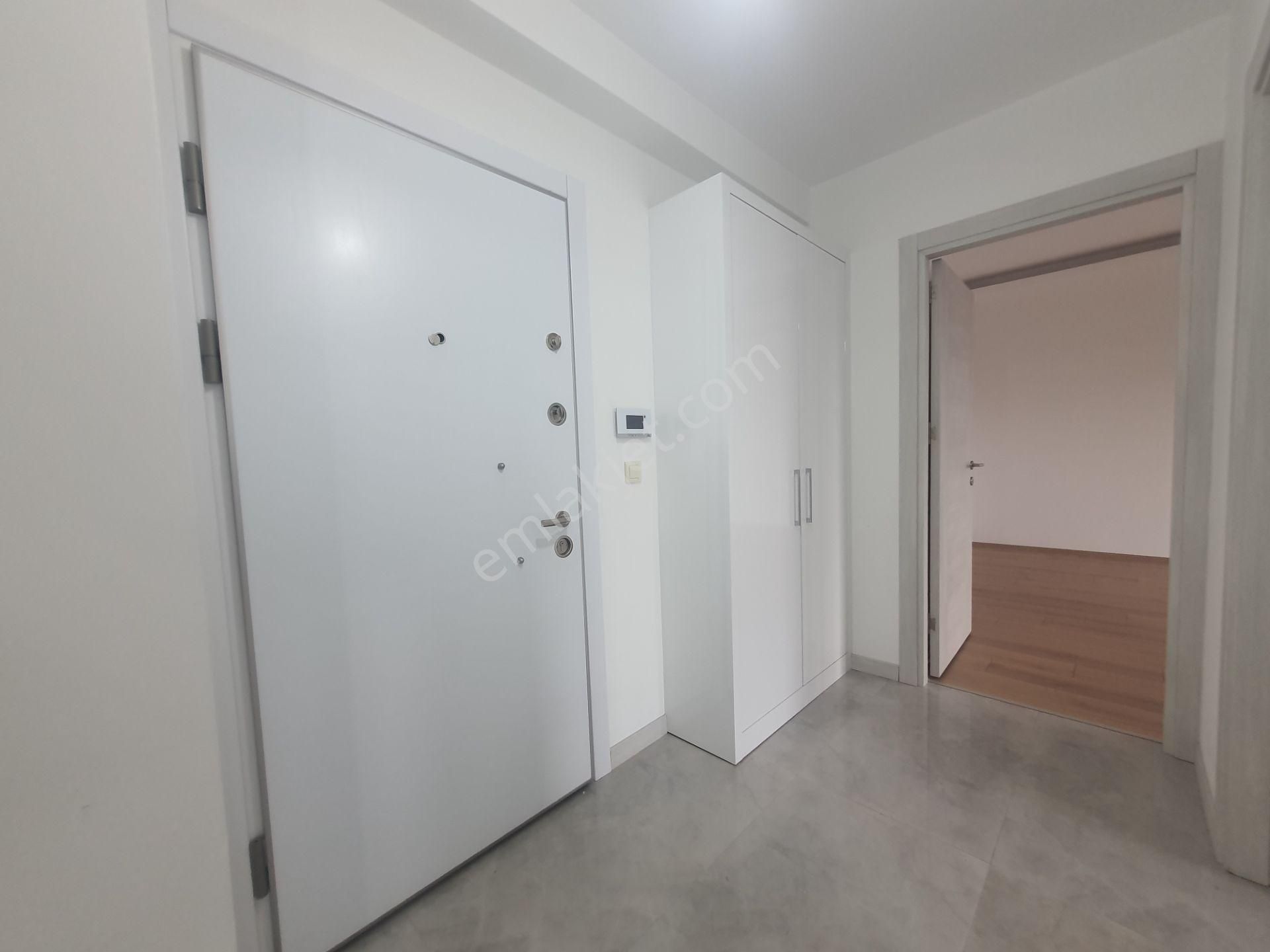 Bayraklı Dasif Vista Sitesinde Deniz Manzaralı 3+1 Kiralık Daire - Görsel 9