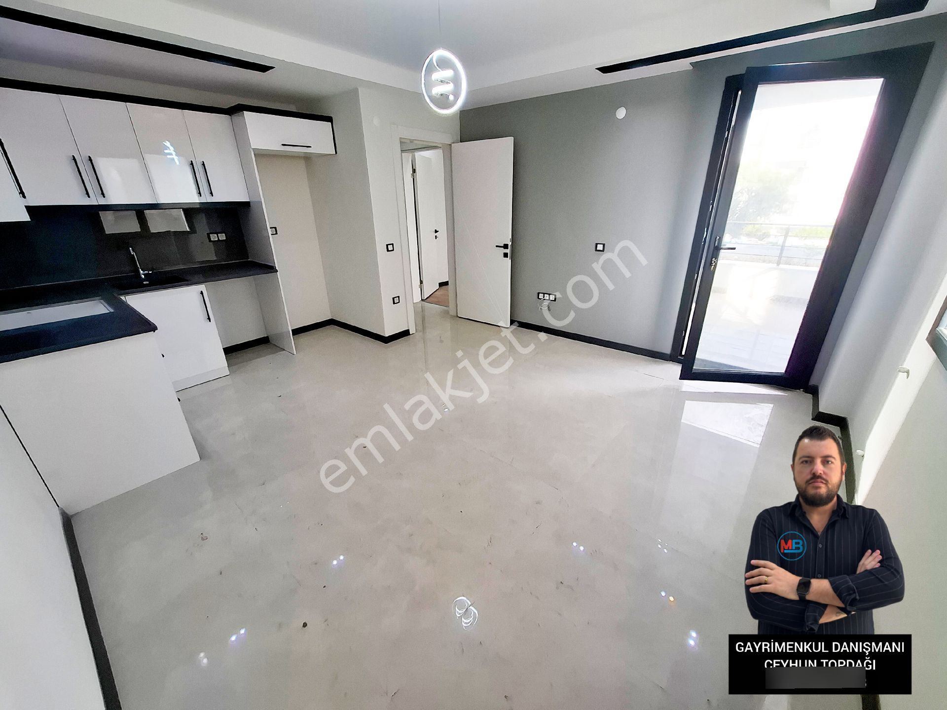 Didimde Satılık 2+1 Daire Asansörlü Orta Kat Geniş Kullanışlı - Görsel 13