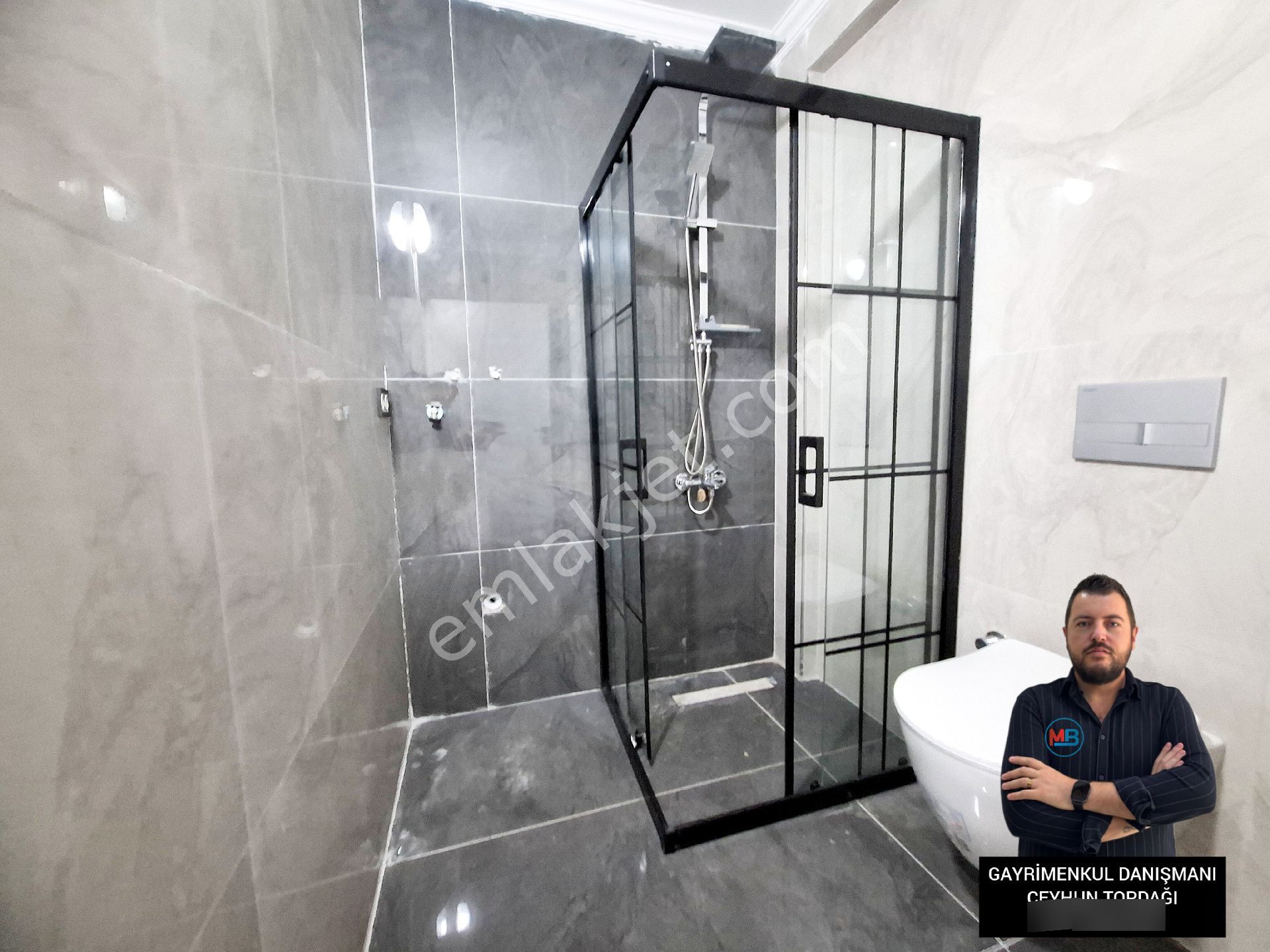 Didimde Satılık 2+1 Daire Asansörlü Orta Kat Geniş Kullanışlı - Görsel 24