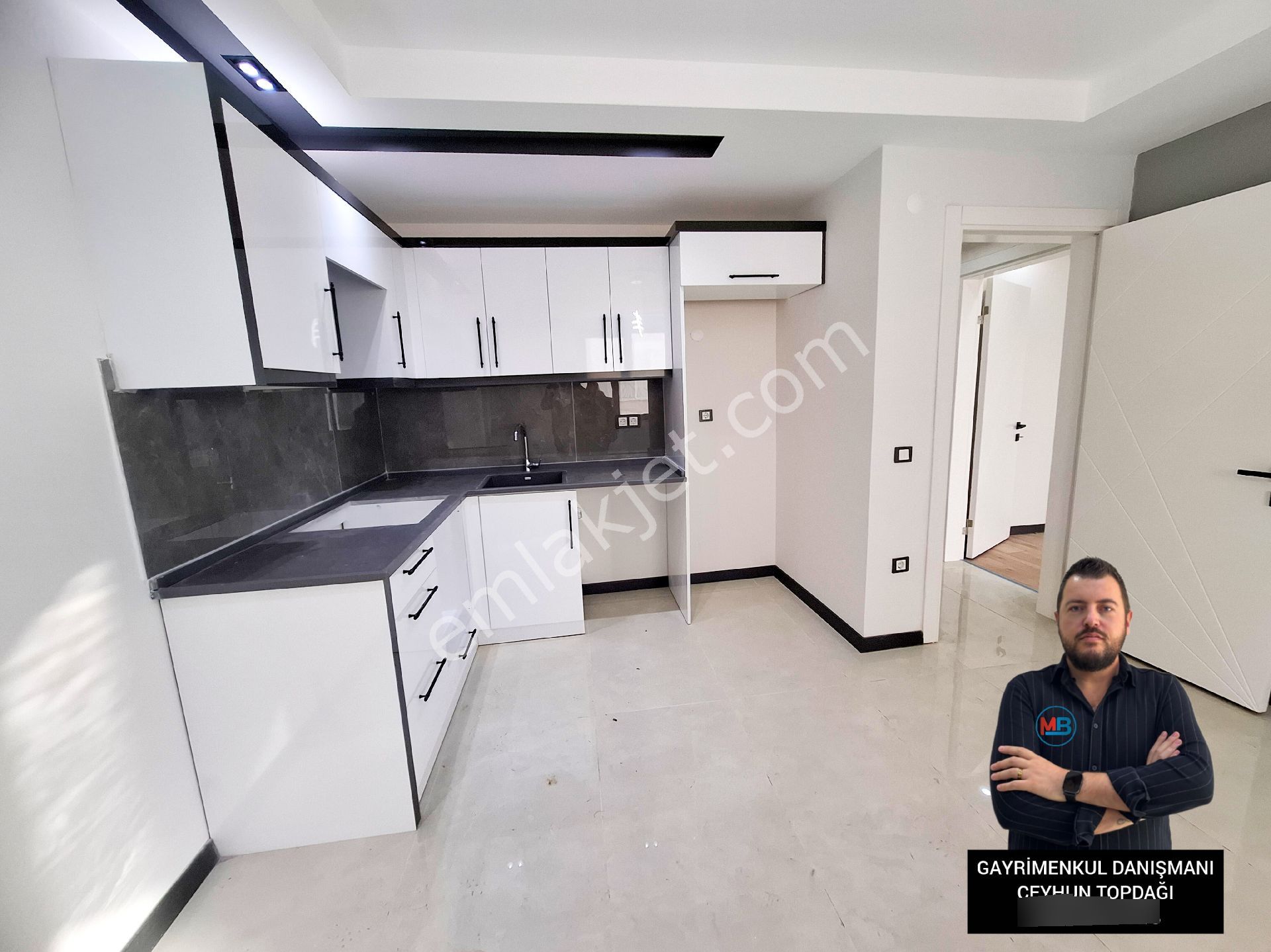 Didimde Satılık 2+1 Daire Asansörlü Orta Kat Geniş Kullanışlı - Görsel 8
