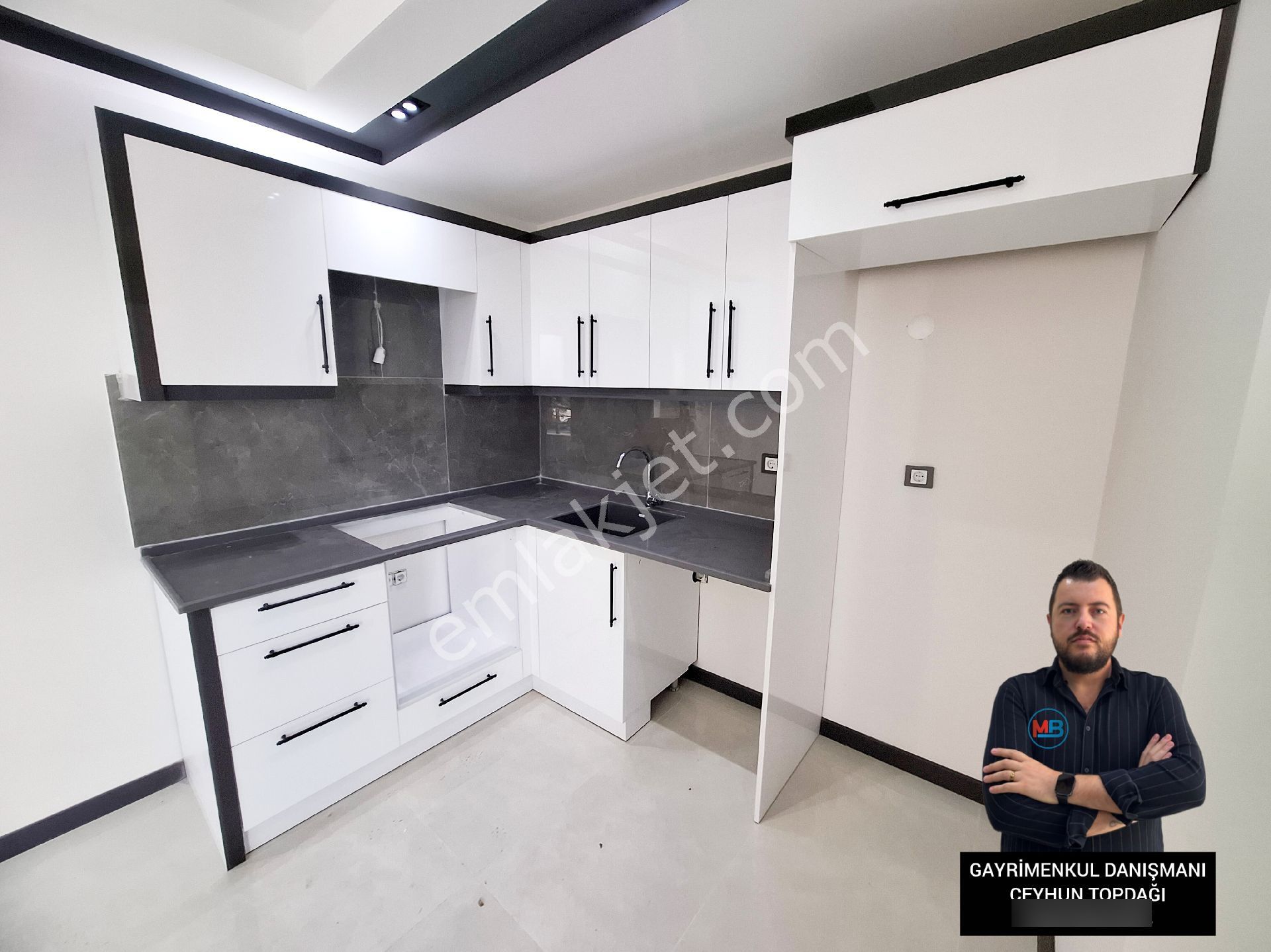 Didimde Satılık 2+1 Daire Asansörlü Orta Kat Geniş Kullanışlı - Görsel 16