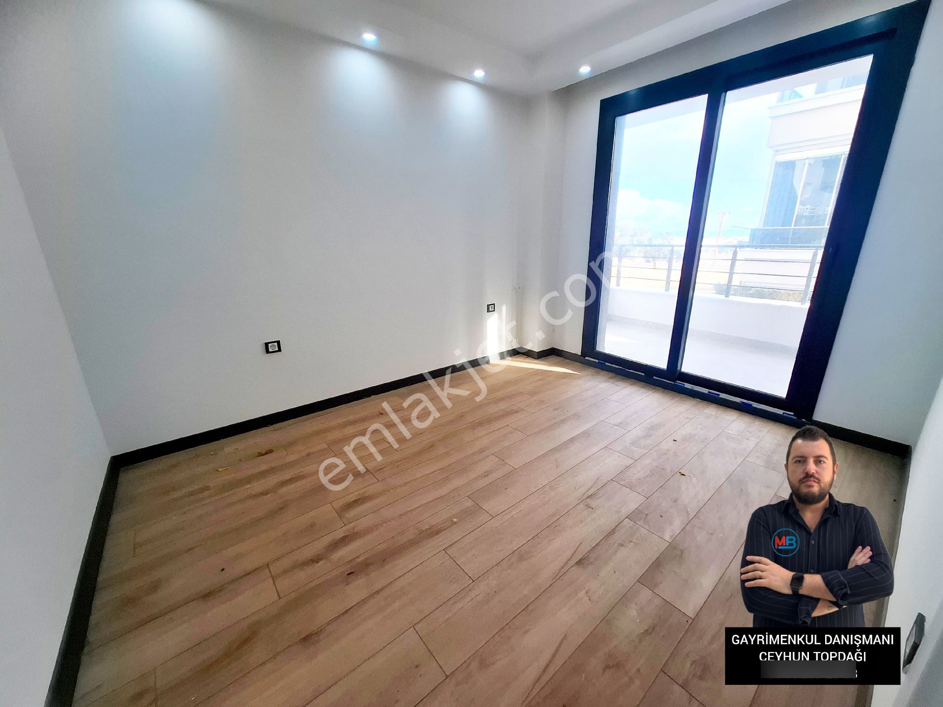 Didimde Satılık 2+1 Daire Asansörlü Orta Kat Geniş Kullanışlı - Görsel 20
