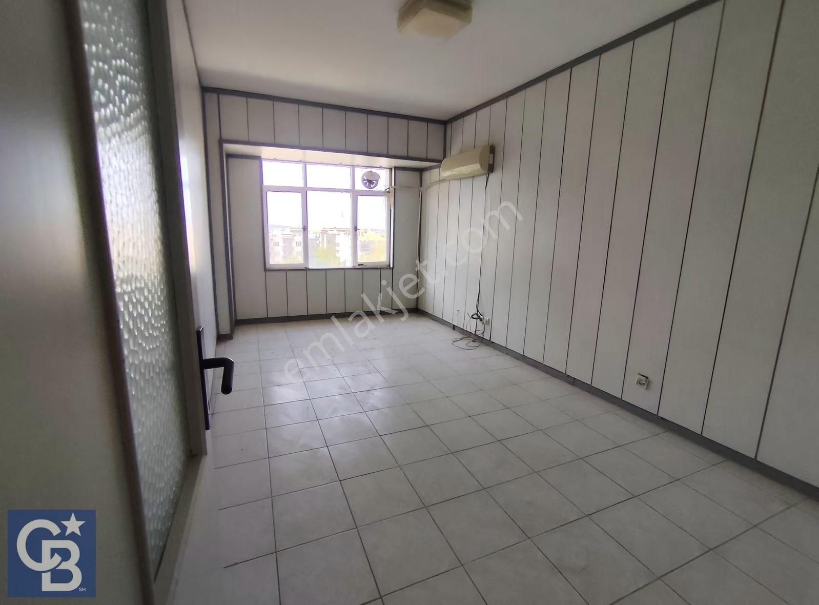 Aliağa'nın Kalbinde Tabela Değeri Yüksek 50 M ² Ofisler - Görsel 33