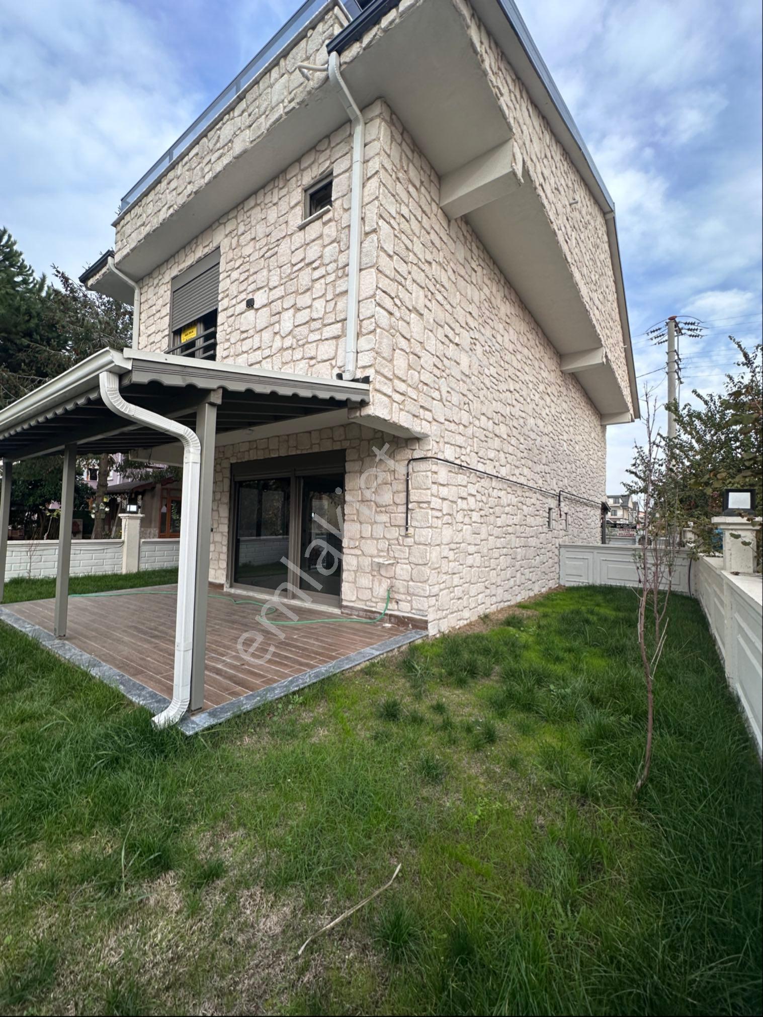 Üstüner Gayrimenkul'den 4+1 Satılık Triblex Villa - Görsel 8