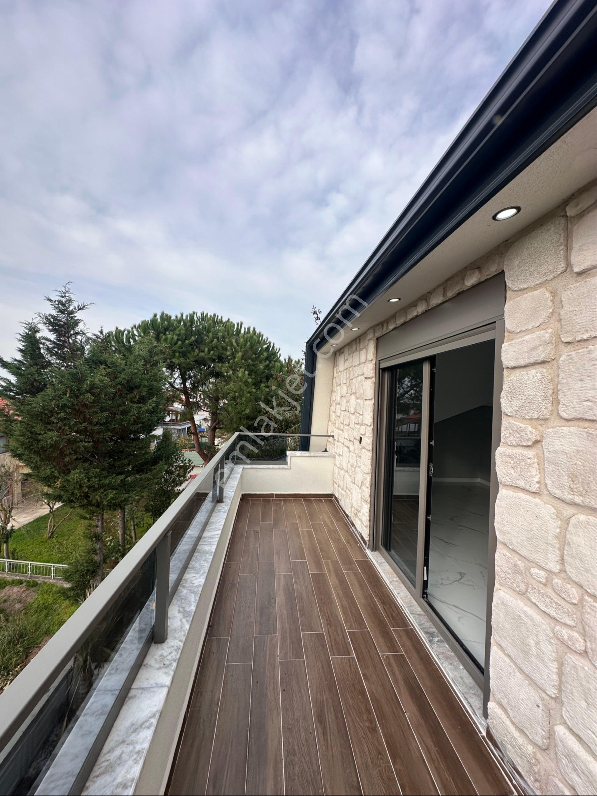 Üstüner Gayrimenkul'den 4+1 Satılık Triblex Villa - Görsel 32