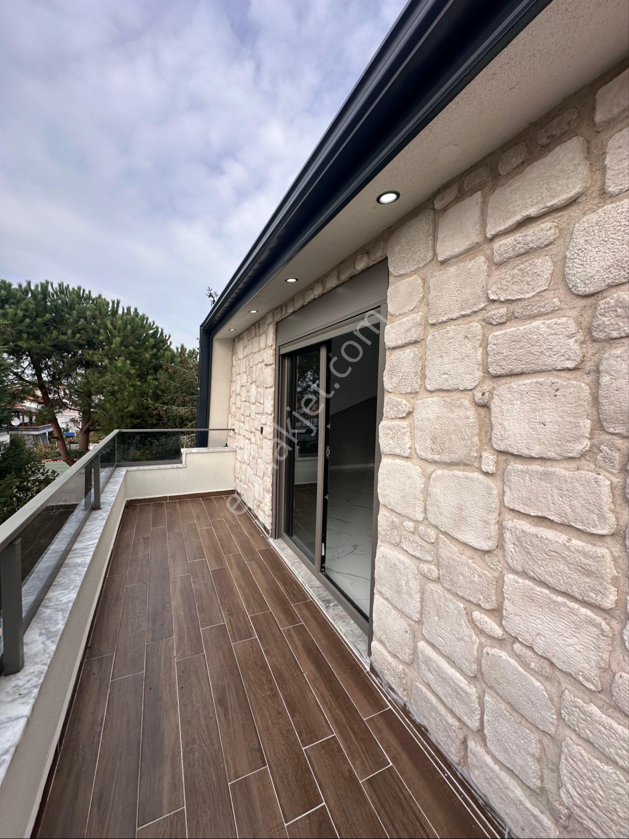 Üstüner Gayrimenkul'den 4+1 Satılık Triblex Villa - Görsel 33