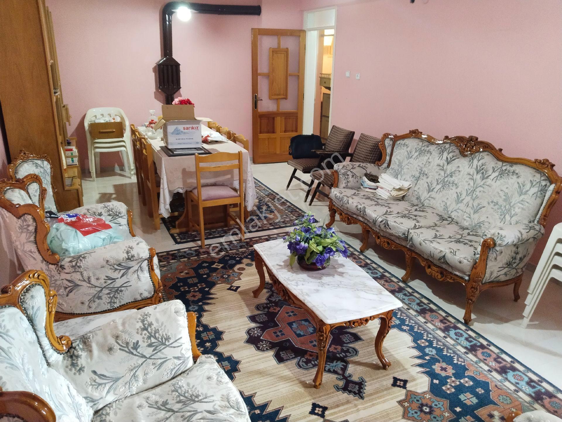Bergama Bahçelievler Mah Kapalı Mutfak Ara Kat 3+1 Geniş Daire Satılık - Görsel 6