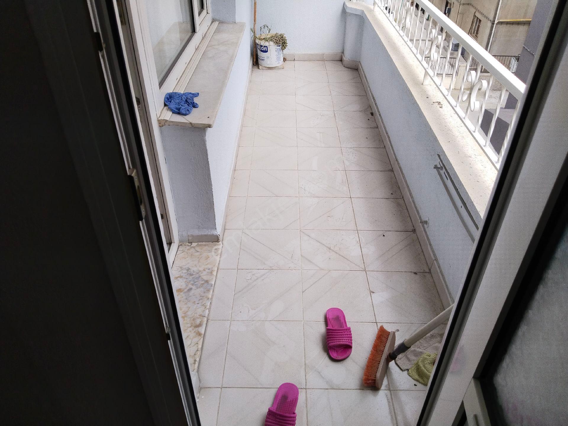 Bergama Bahçelievler Mah Kapalı Mutfak Ara Kat 3+1 Geniş Daire Satılık - Görsel 23