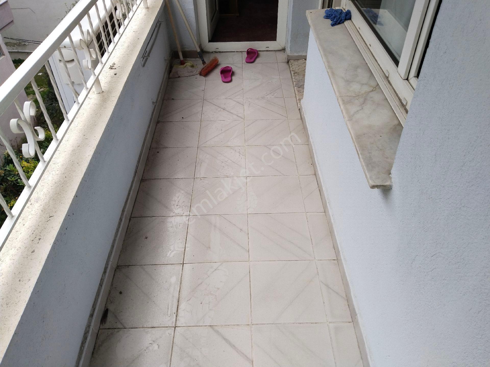 Bergama Bahçelievler Mah Kapalı Mutfak Ara Kat 3+1 Geniş Daire Satılık - Görsel 31