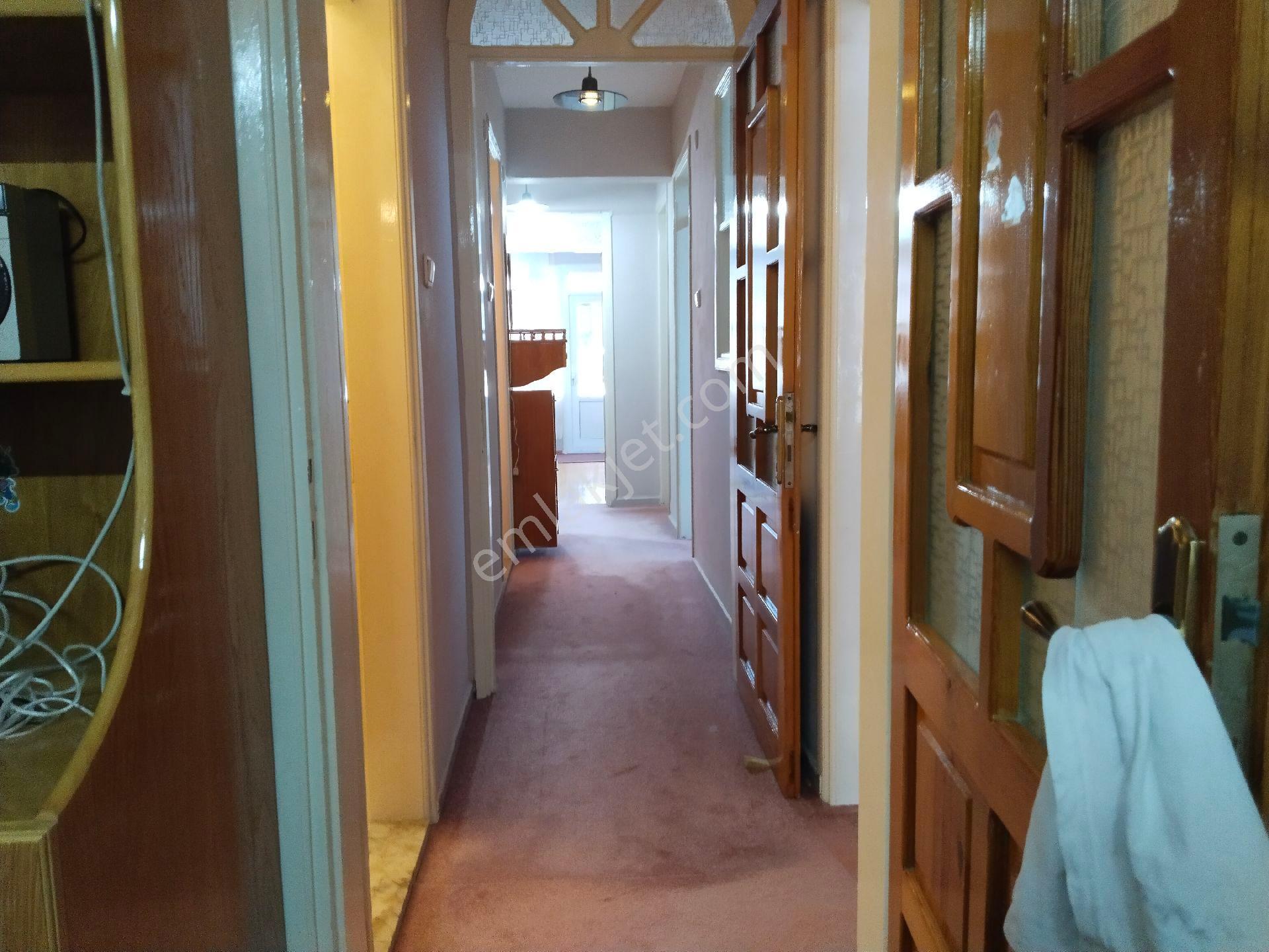 Bergama Bahçelievler Mah Kapalı Mutfak Ara Kat 3+1 Geniş Daire Satılık - Görsel 35