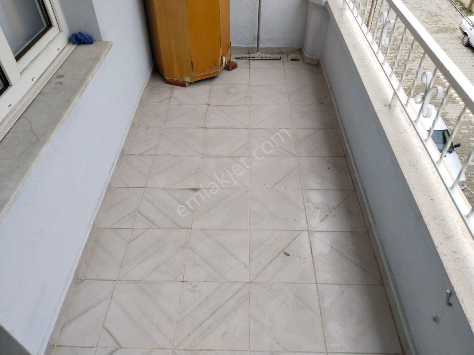 Bergama Bahçelievler Mah Kapalı Mutfak Ara Kat 3+1 Geniş Daire Satılık - Görsel 12
